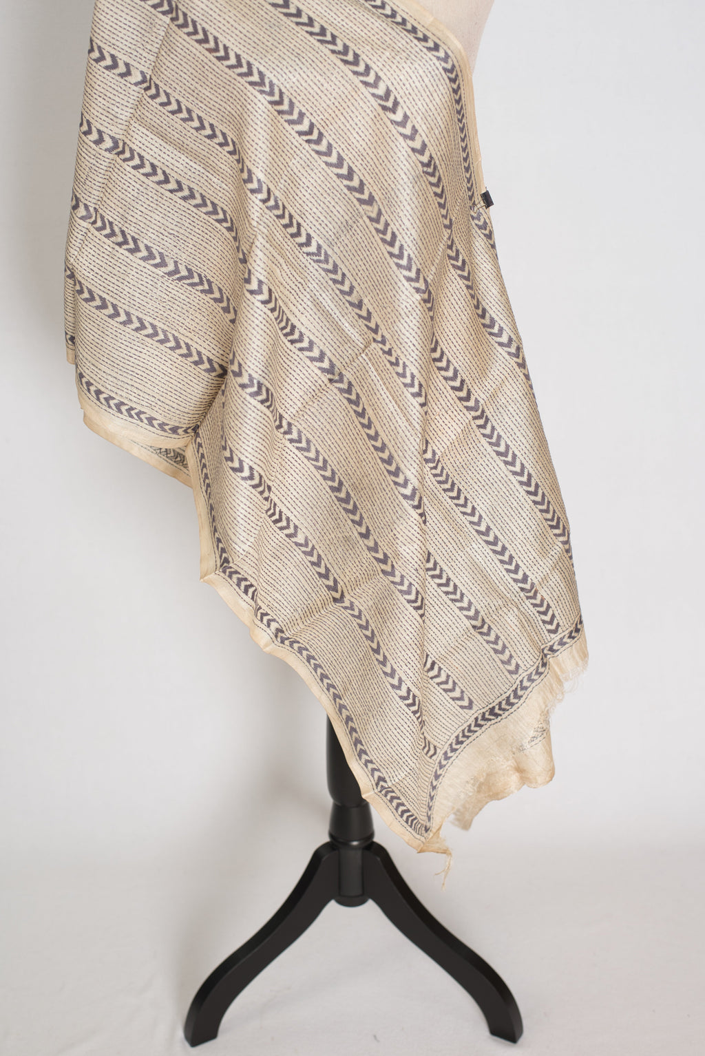 Mouli : Pure Tussar Silk Stole with Hand Embroidery Kantha Work – Beige and Grey