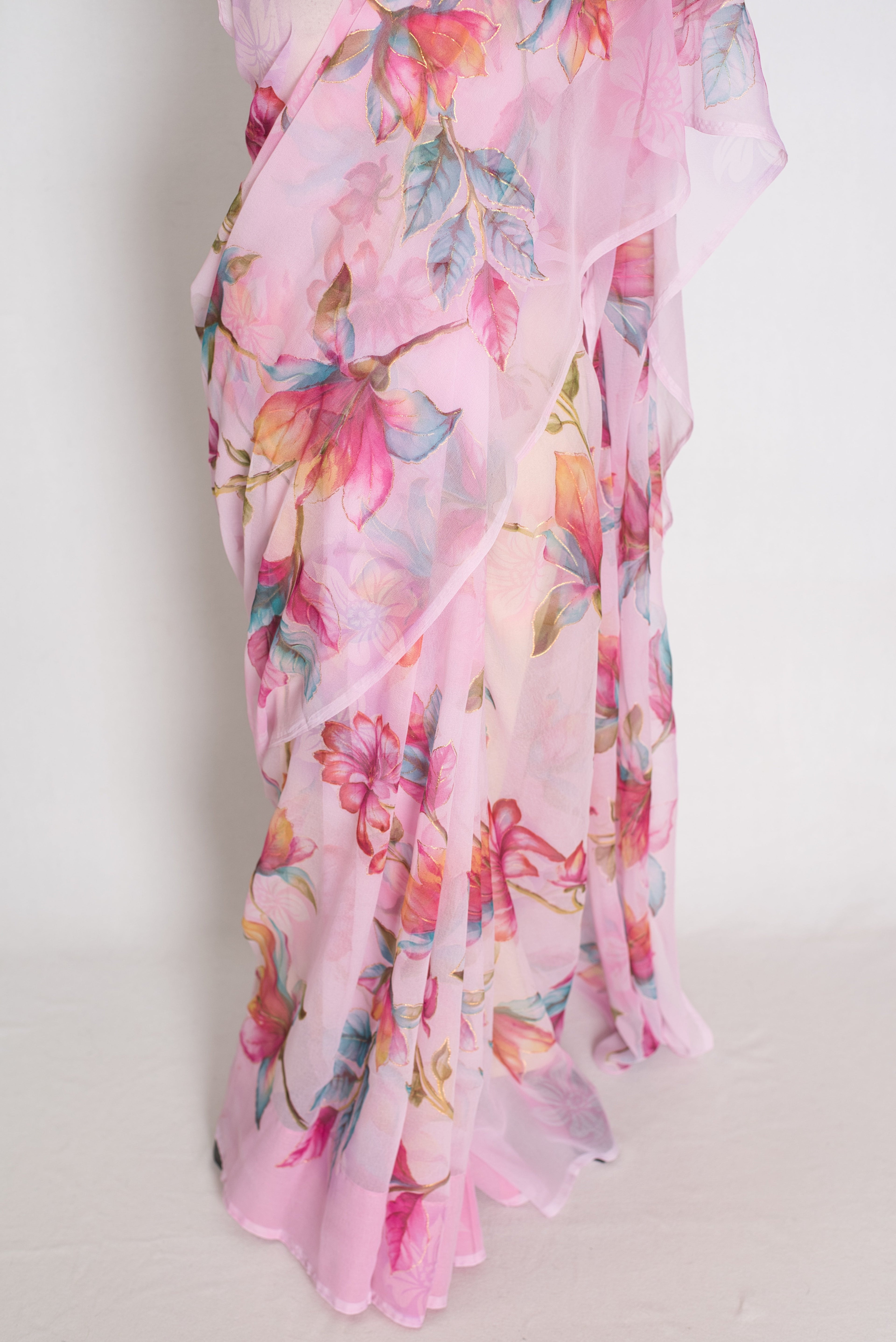 Lia : Pink Floral Printed Chiffon Saree – Budget-Friendly Summer Drape