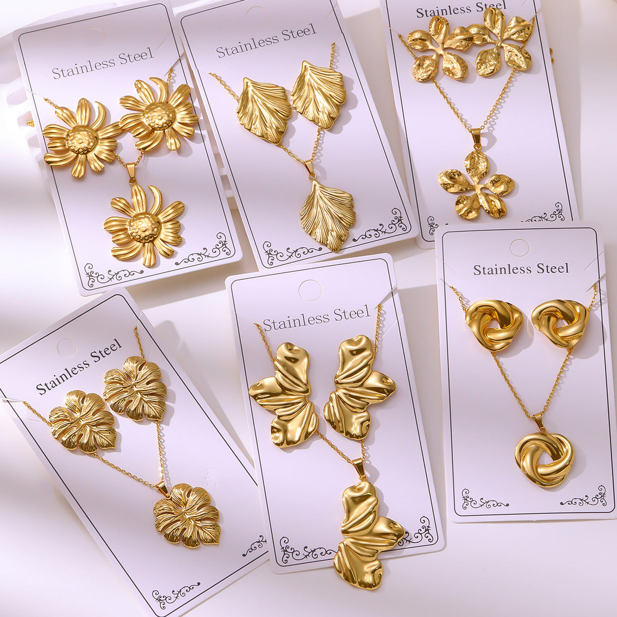 Oil-pressure Set Vintage Palace-style Stud Earrings And Necklace Non-fading Stainless Steel Gold-plated Jewelry