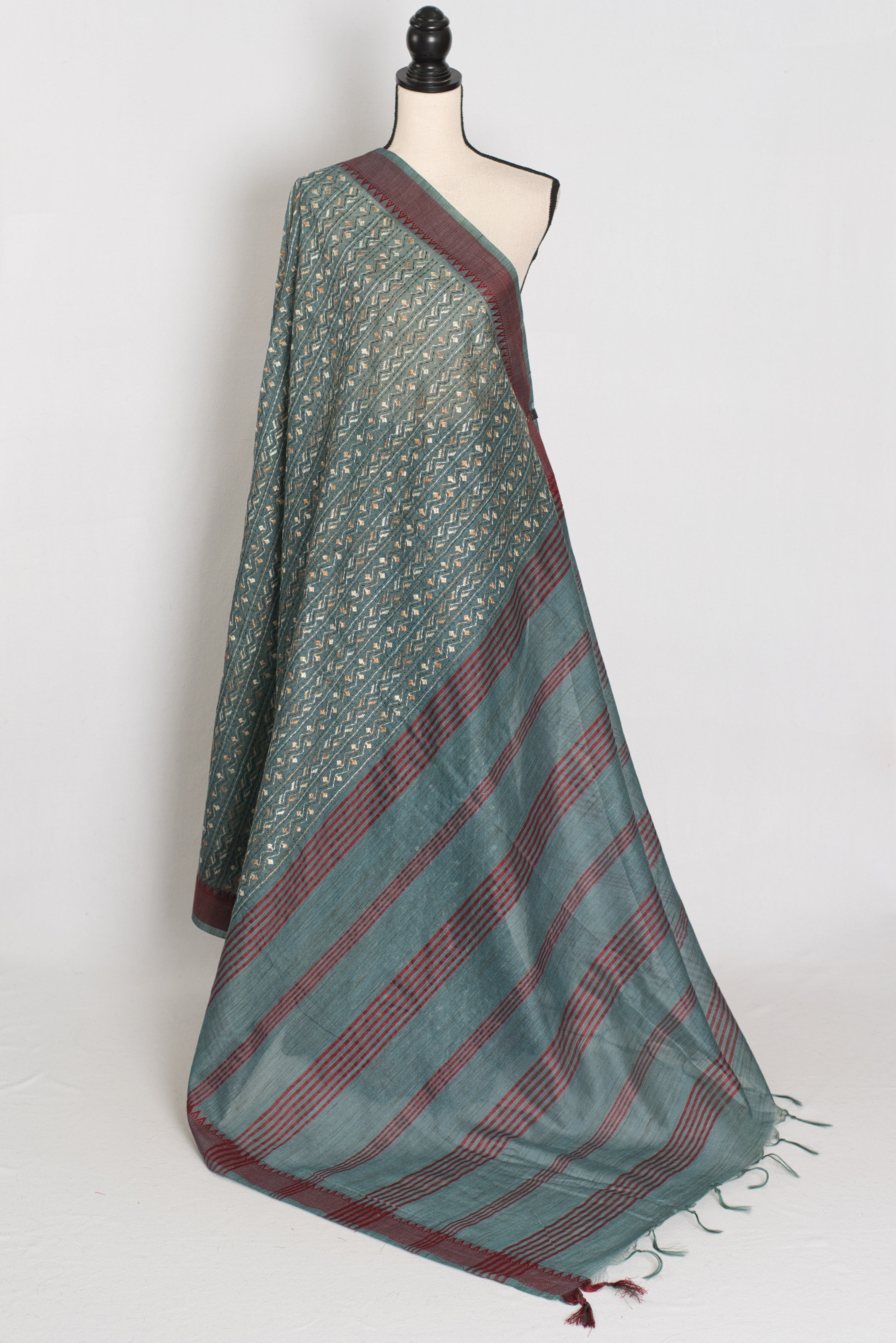 Bithi | Steel Grey Cotton Saree | Lightweight Bengali Heritage