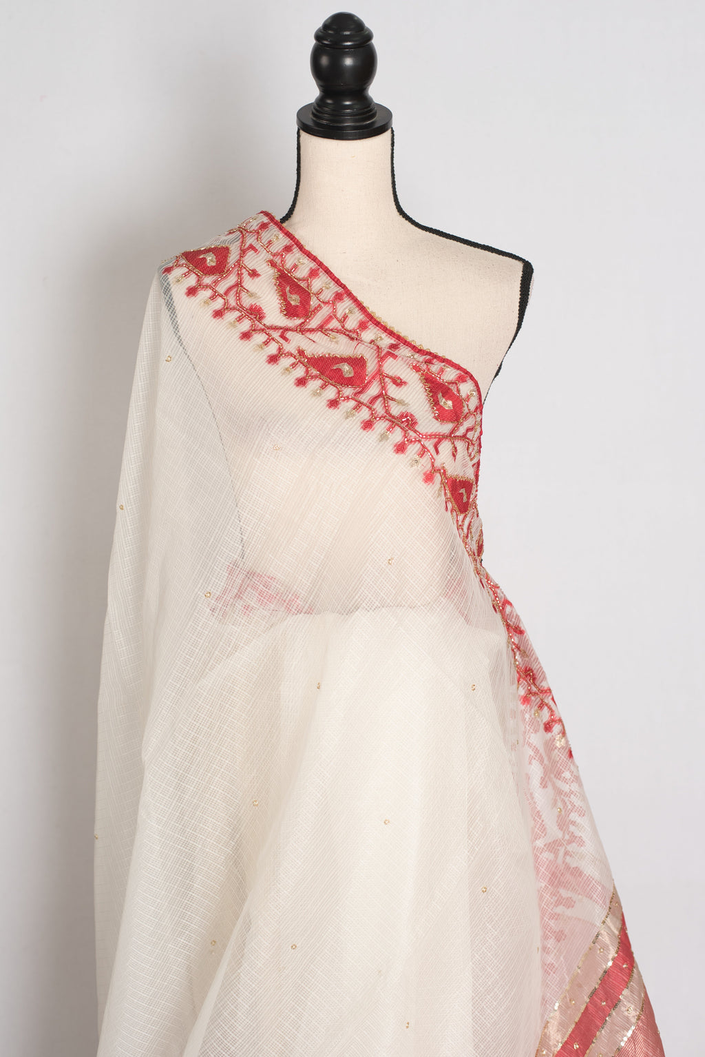 Mandar : Traditional White & Red Blended Kota Silk Jamdani Saree