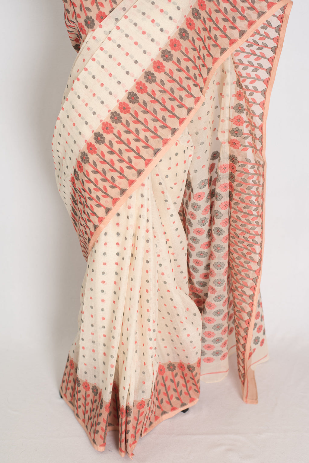 Jaya: Cream & Peach 100% Pure Cotton Jamdani Saree