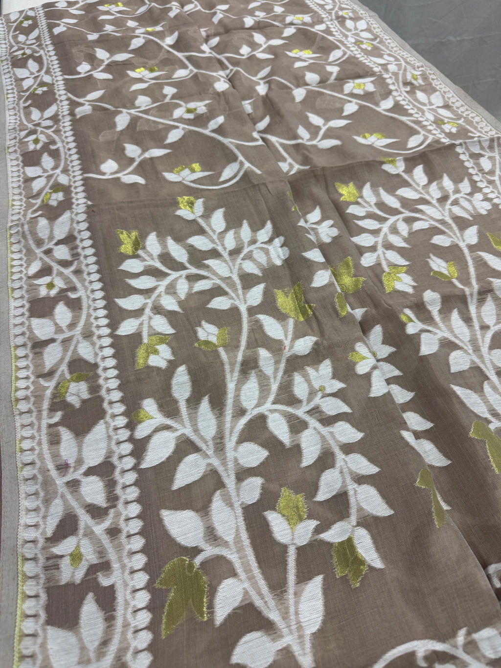 Ridhima : Brown and White Blended Soft Cotton Jamdani Saree