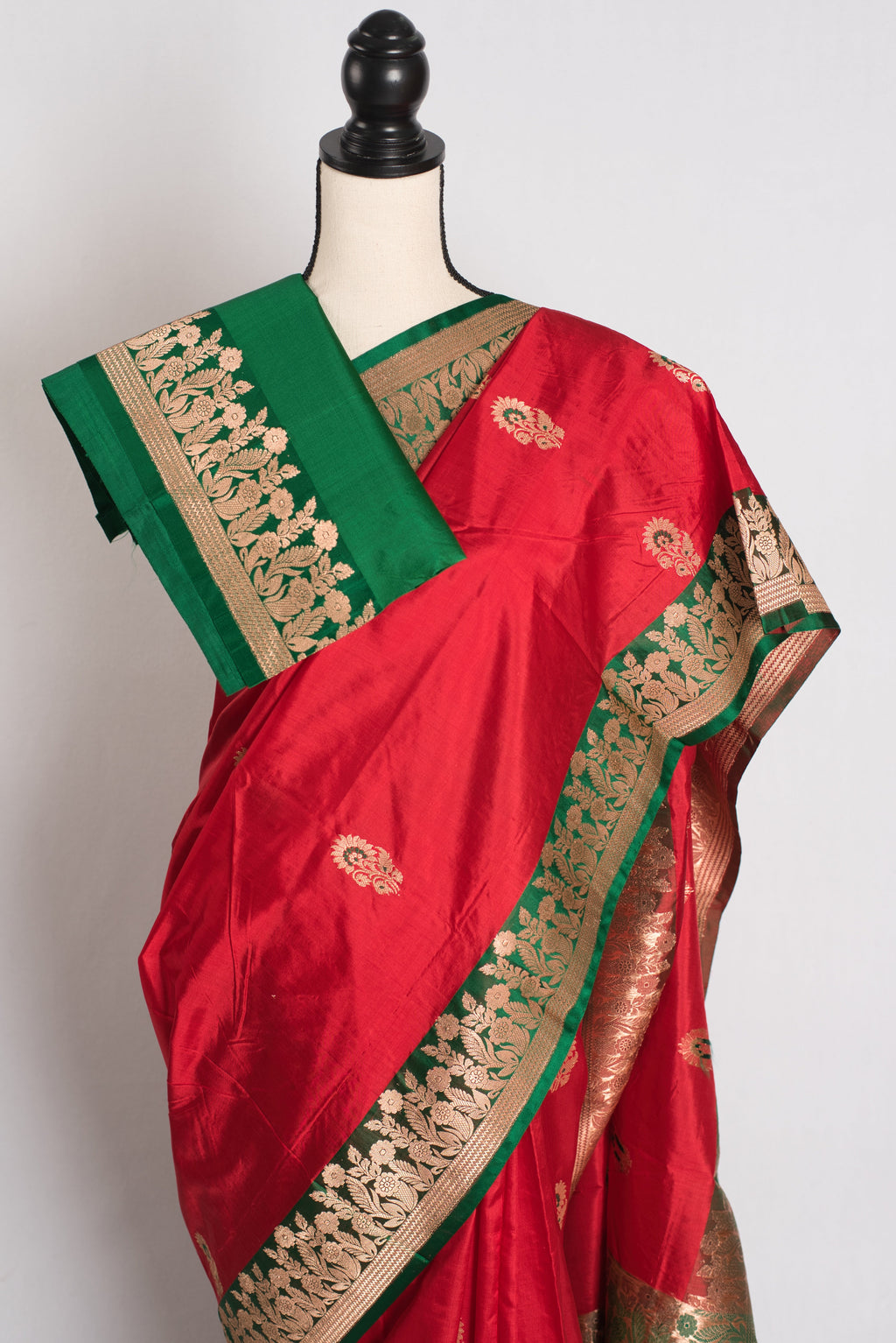 Haripriya : Red and Green Bridal Banarasi Silk Saree