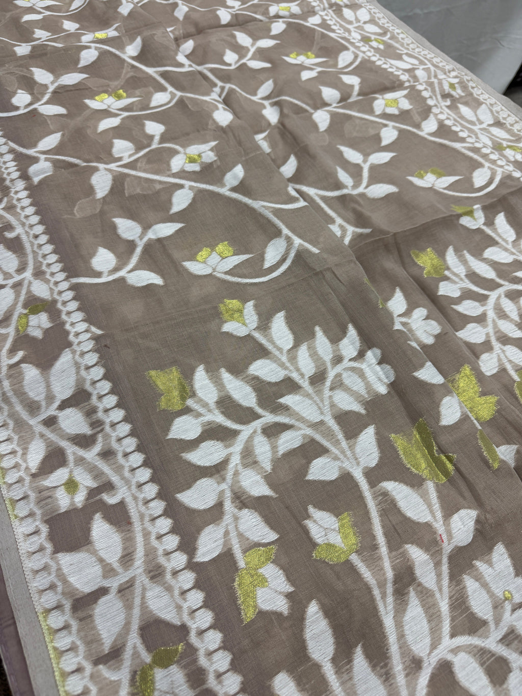 Ridhima : Brown and White Blended Soft Cotton Jamdani Saree