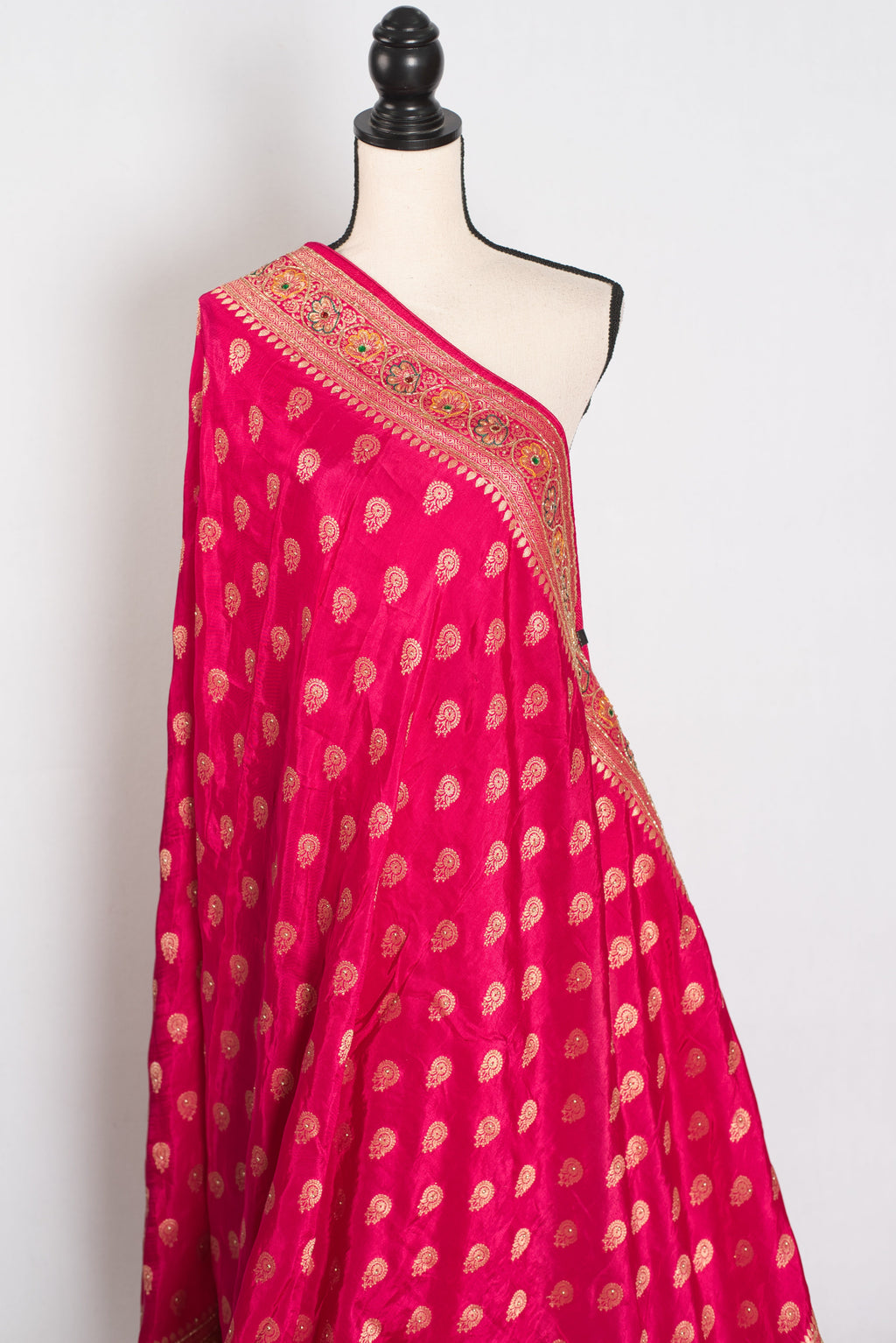Purvi : Dark Pink and Gold Dola Silk Banarasi Saree - Hand Embroidery