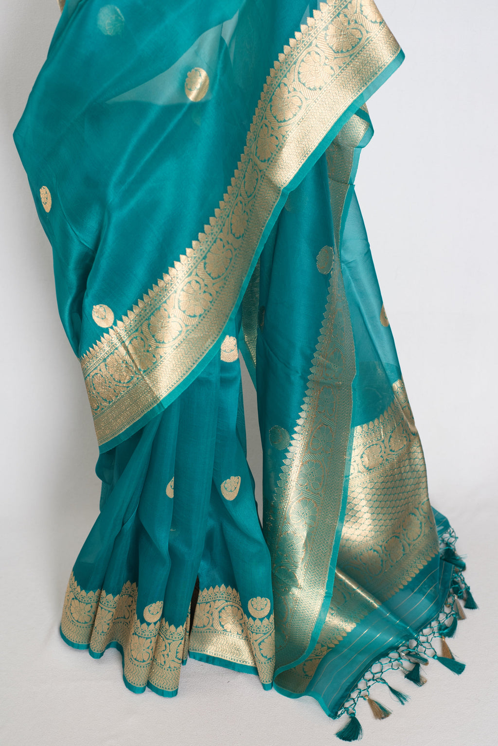 Ritaja : Rama Green and Gold Kora Organza Banarasi Saree with 38 Size Blouse