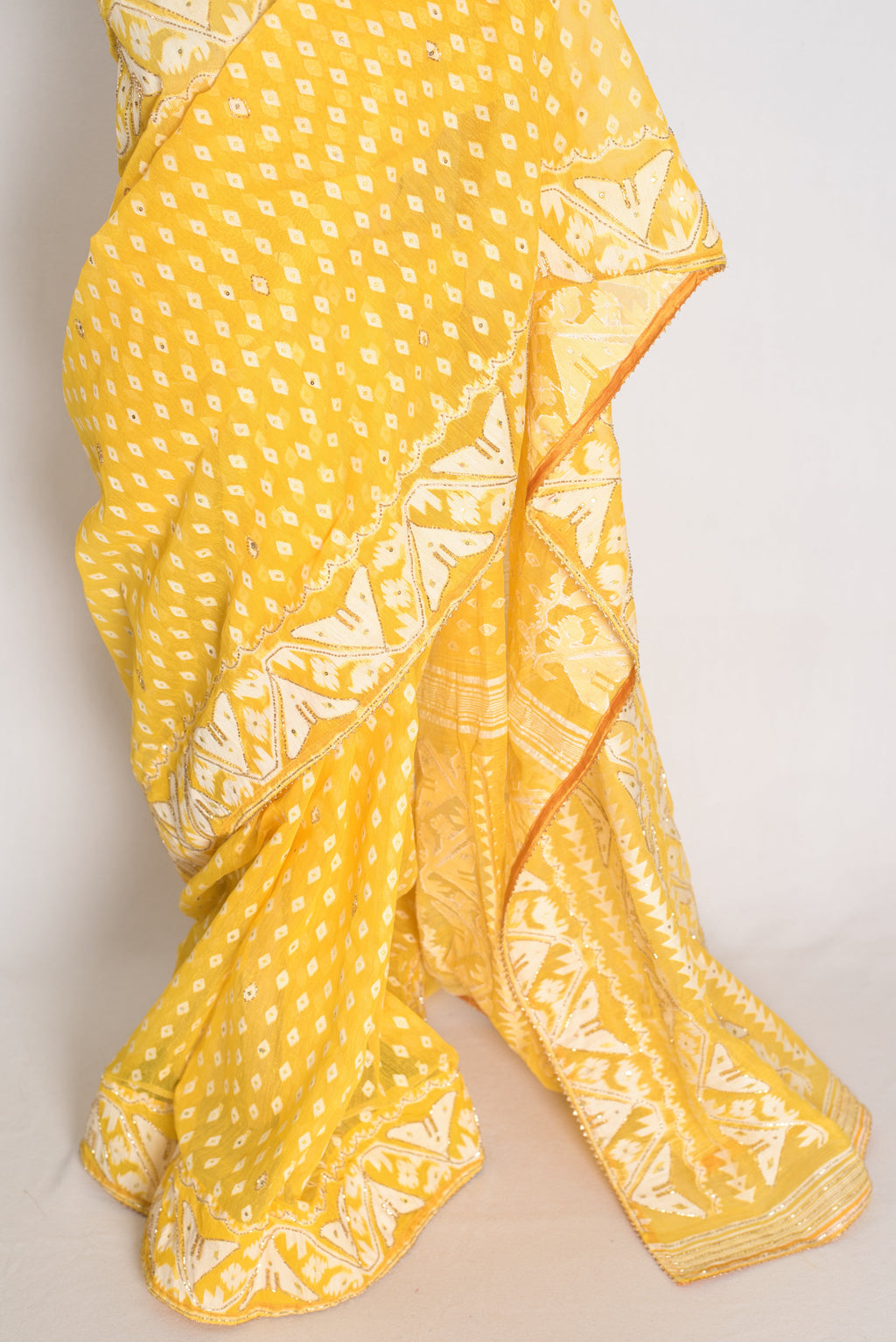 Gita – Bright Yellow and White Blended Cotton Jamdani Saree