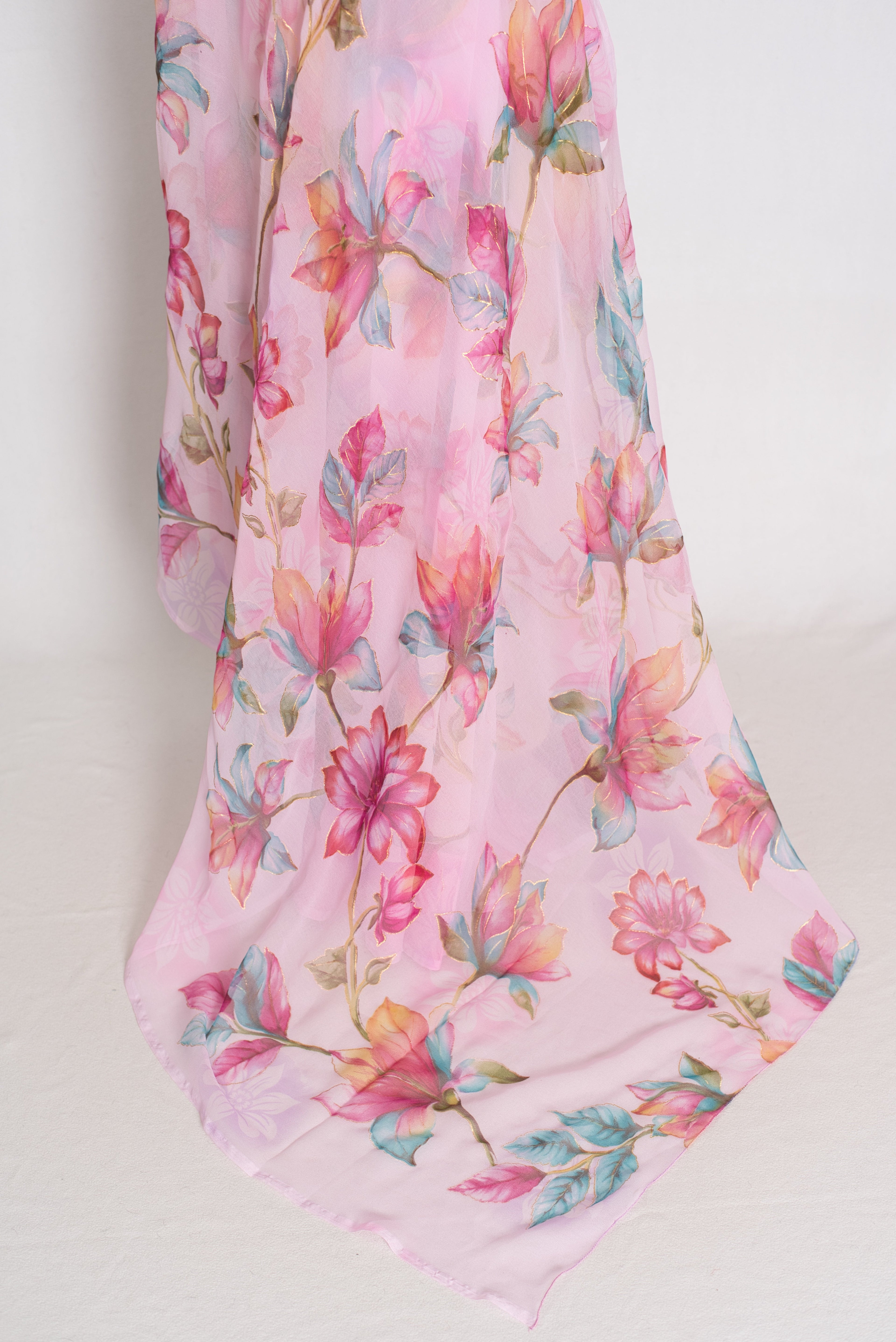 Lia : Pink Floral Printed Chiffon Saree – Budget-Friendly Summer Drape