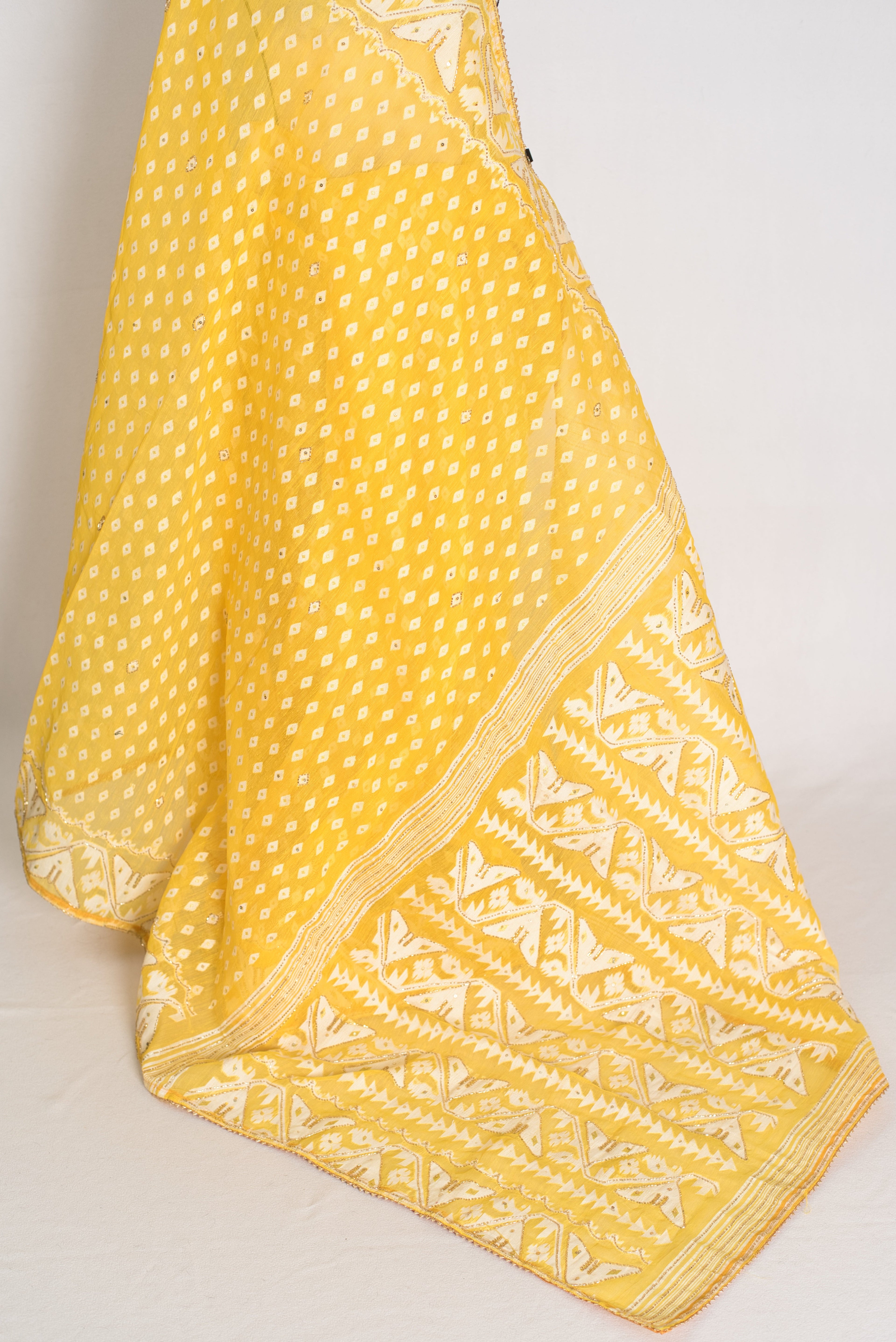 Gita – Bright Yellow and White Blended Cotton Jamdani Saree