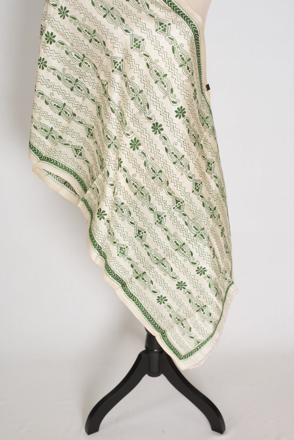 Shila : Tussar Silk Stole with Hand Embroidery Kantha Stitch – Beige and Green