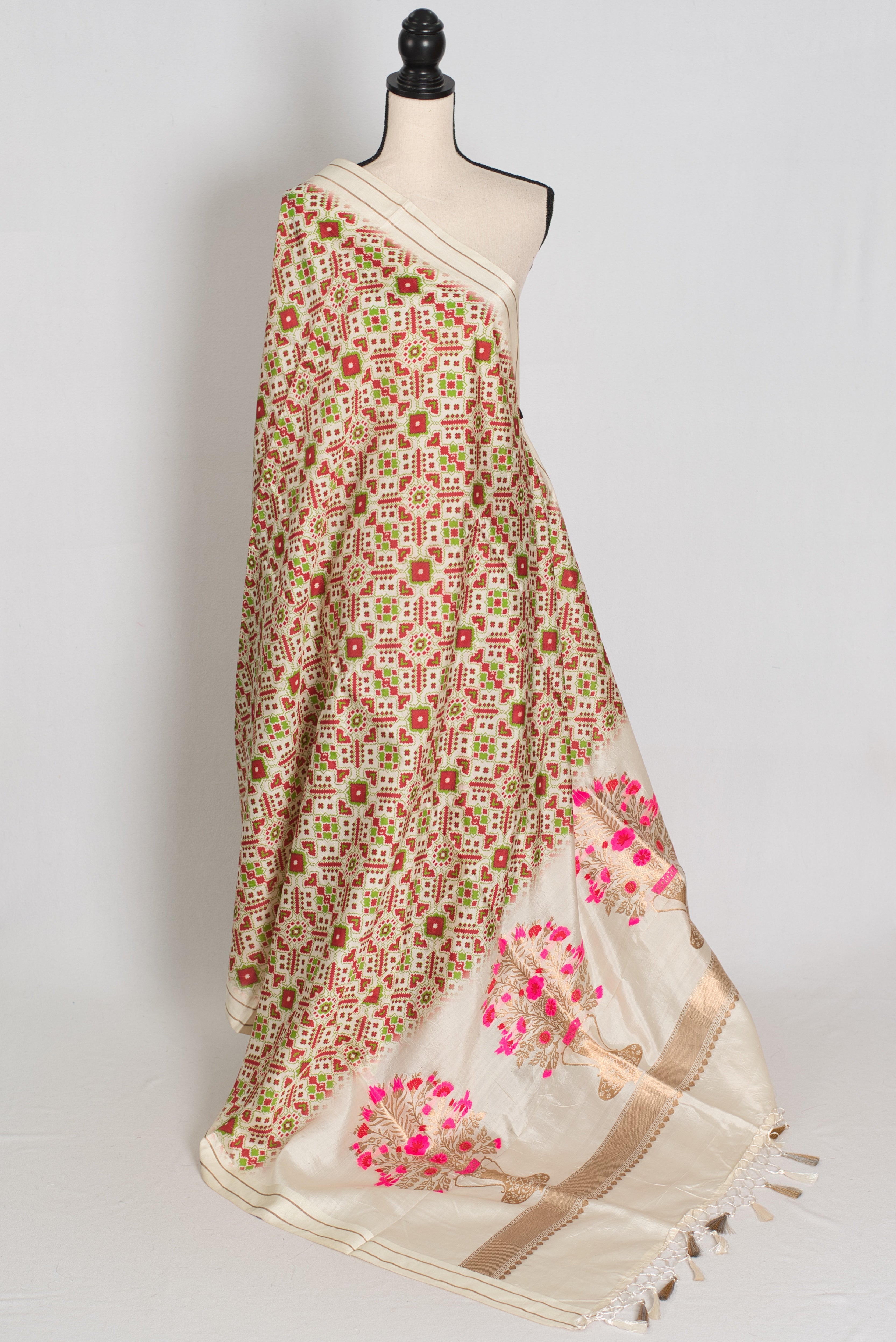 Ira : Off-White Ikkat Print Banarasi Katan Silk Saree – 38 Size Blouse