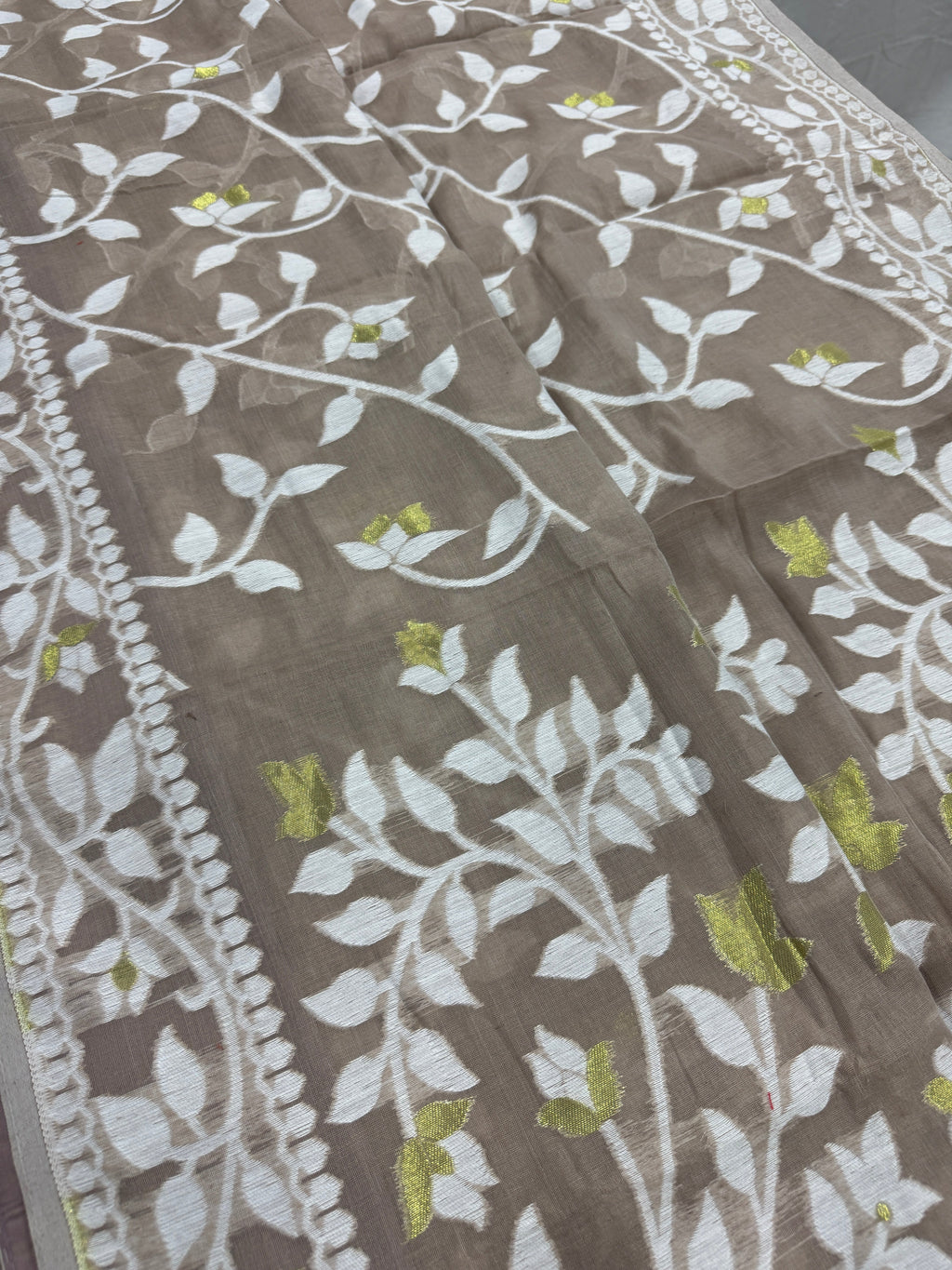 Ridhima : Brown and White Blended Soft Cotton Jamdani Saree