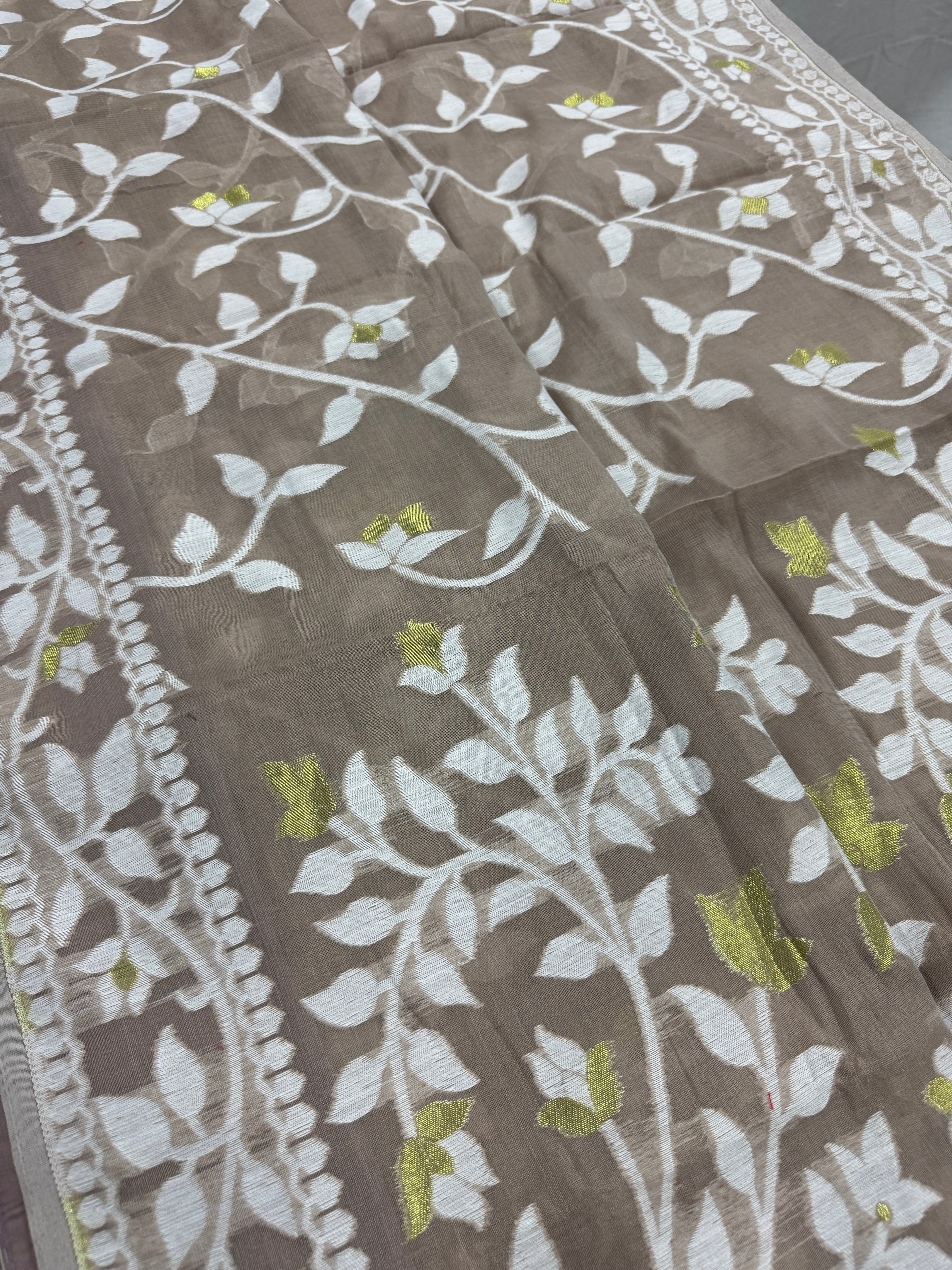 Ridhima : Brown and White Blended Soft Cotton Jamdani Saree