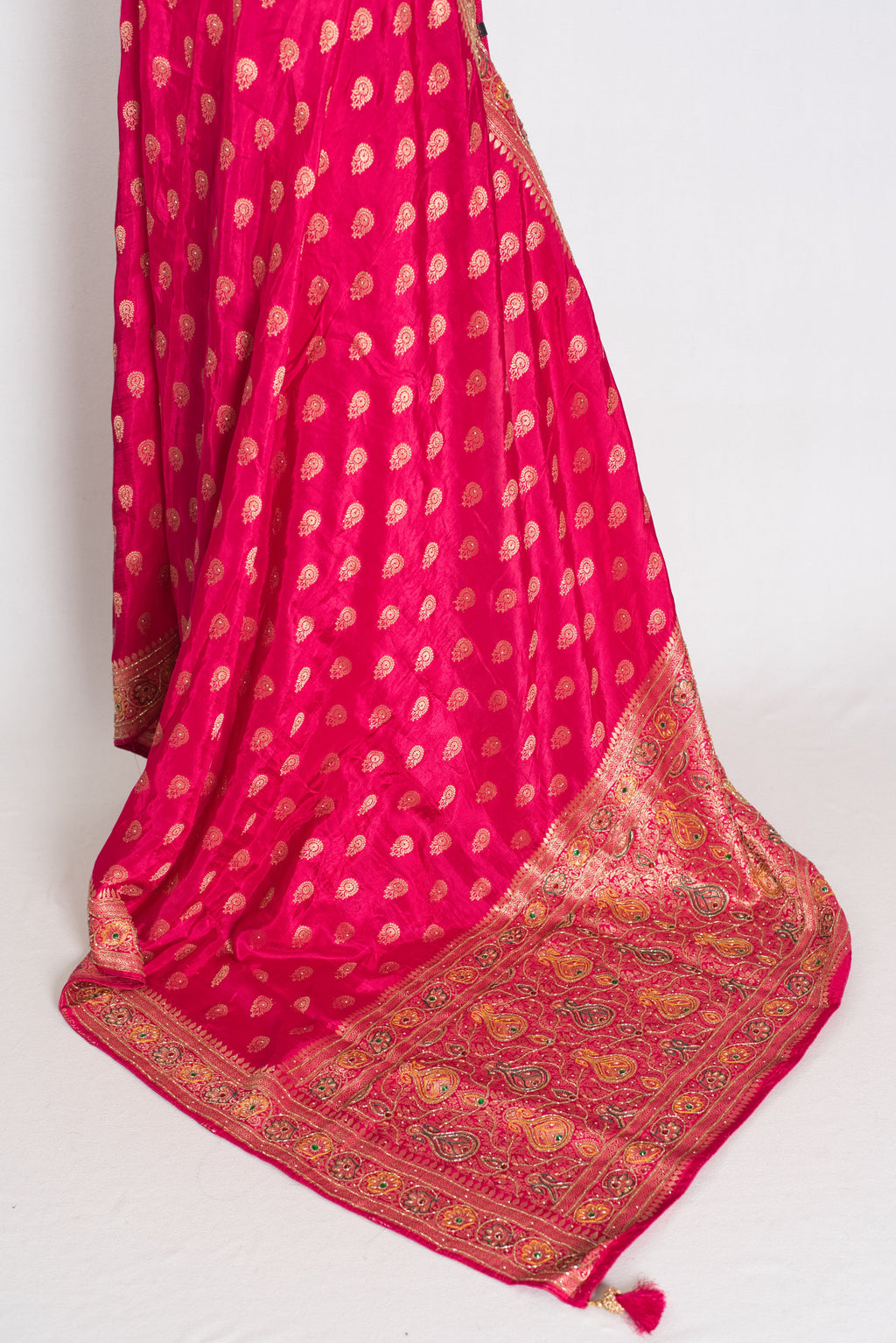 Purvi : Dark Pink and Gold Dola Silk Banarasi Saree - Hand Embroidery