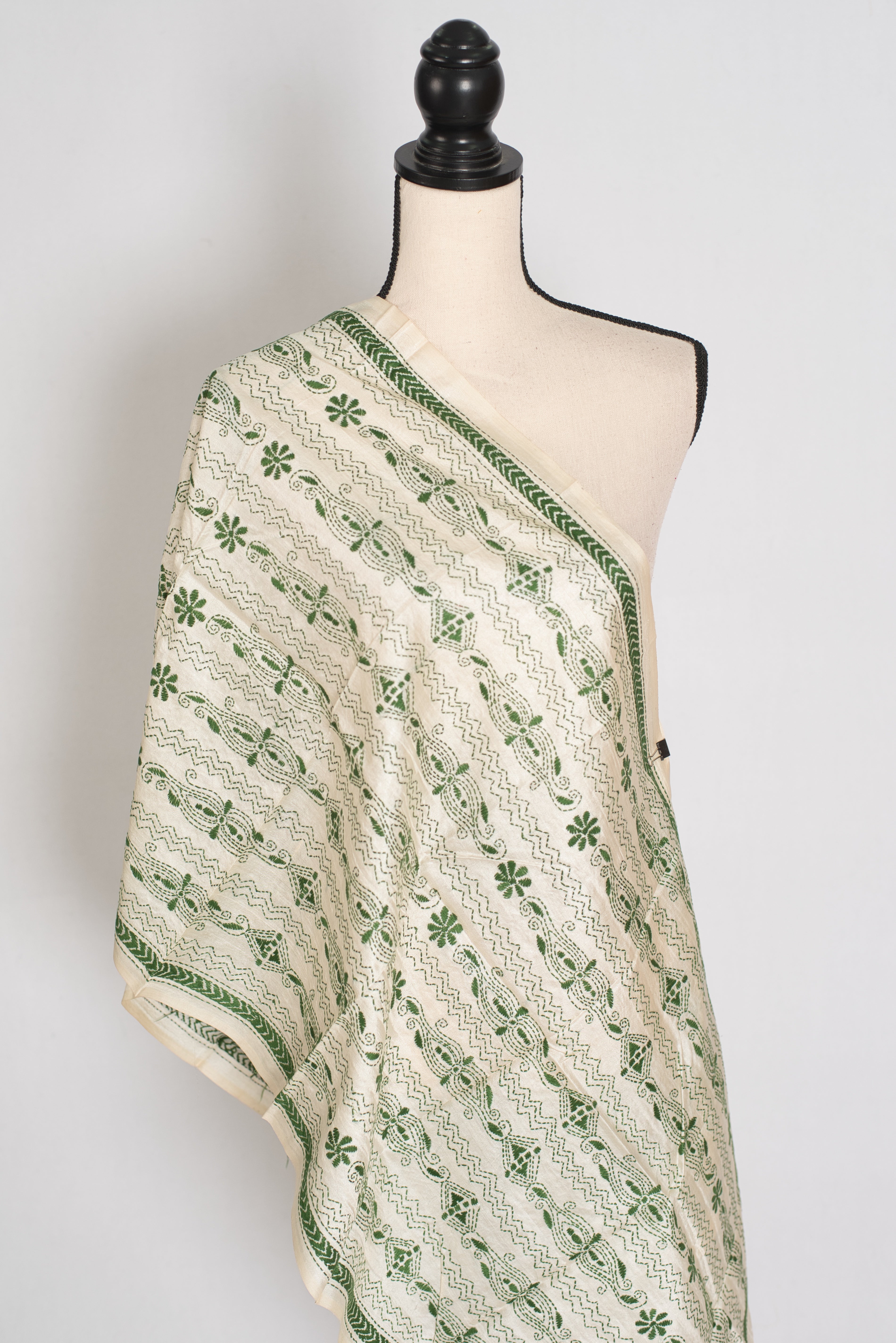 Shila : Tussar Silk Stole with Hand Embroidery Kantha Stitch – Beige and Green
