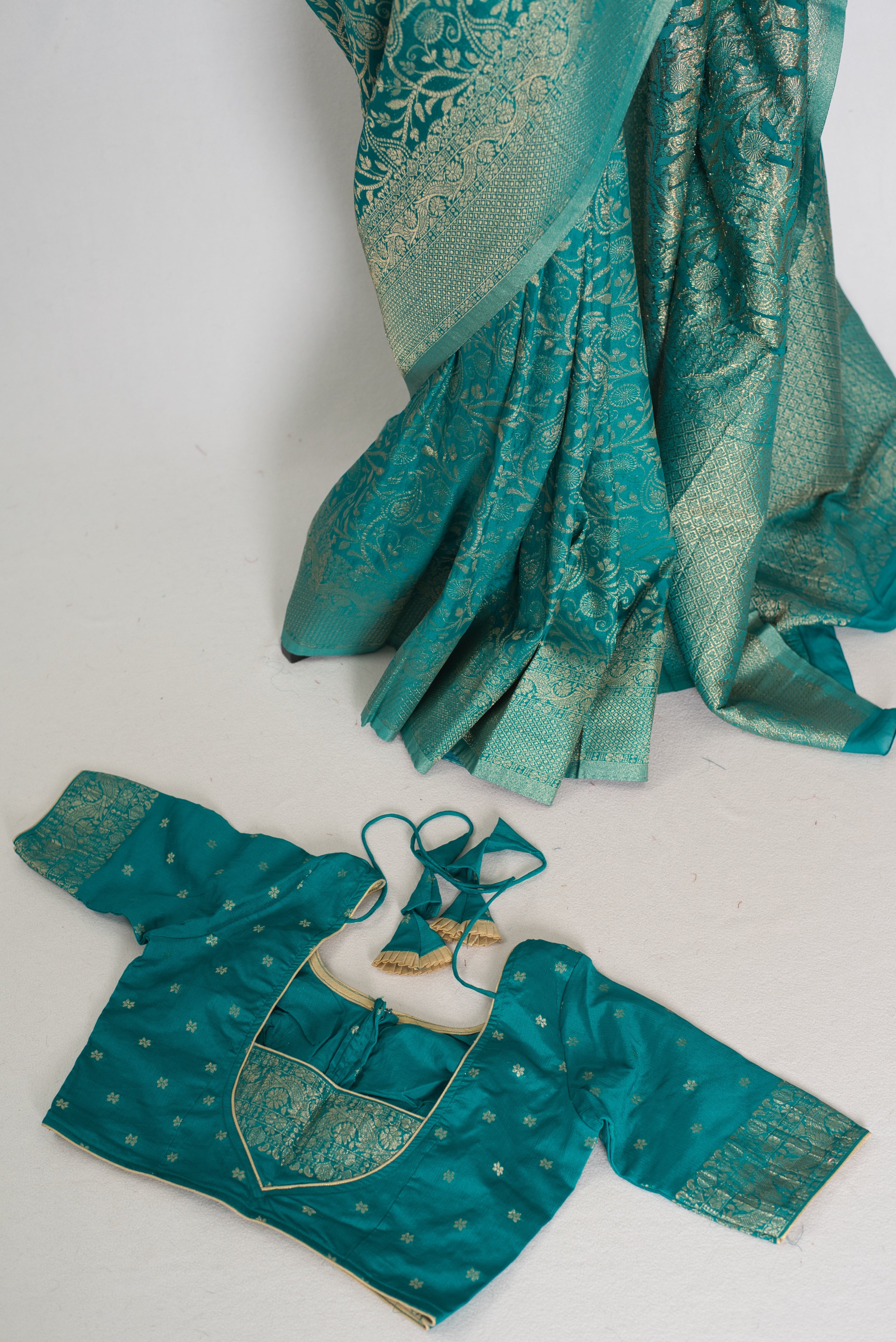 Rini | Rama Green Semi Georgette Banarasi Saree | Pre-Stitched Size 36 Blouse