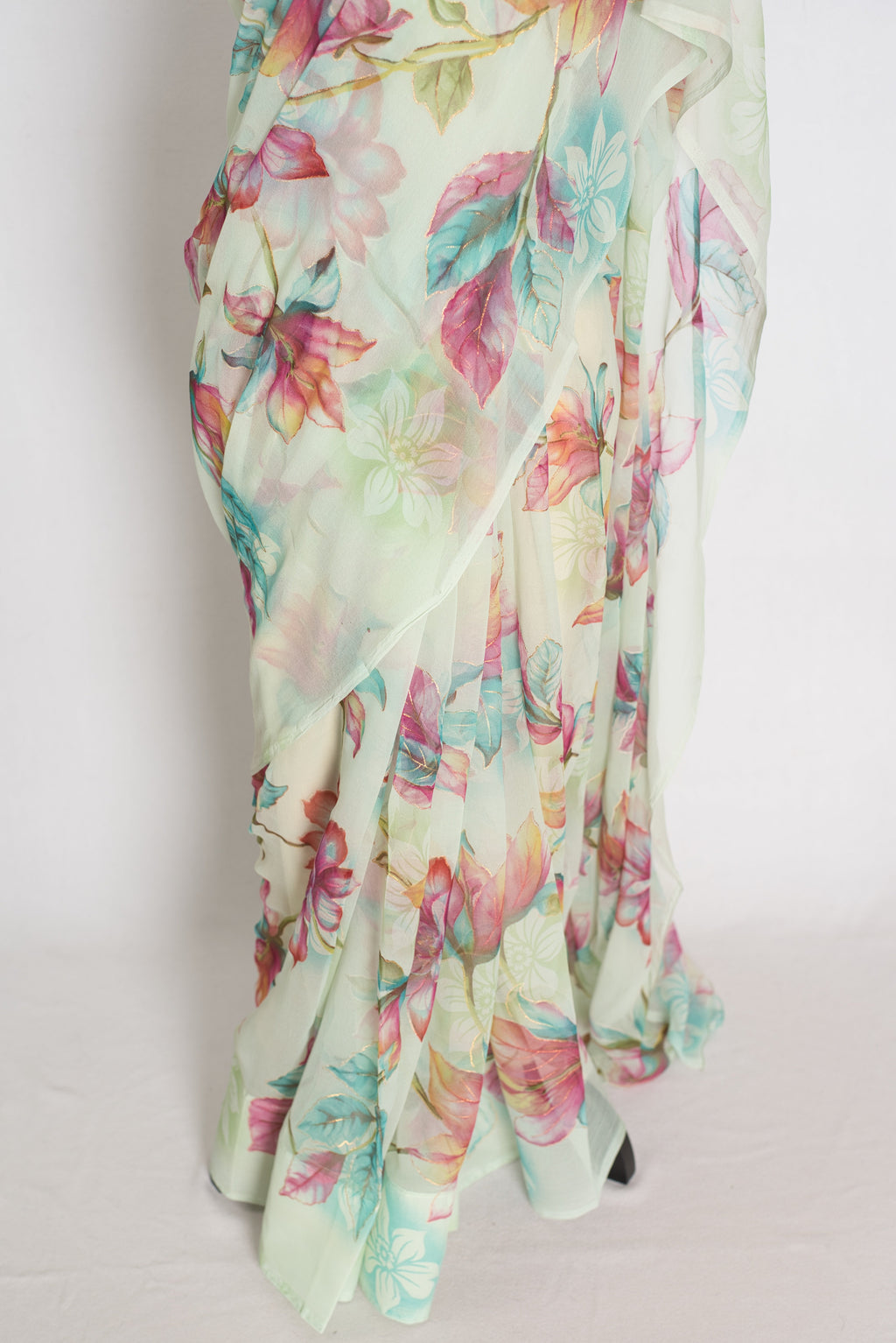 Ila : Sea Green Floral Printed Chiffon Saree – Budget-Friendly Summer Drape