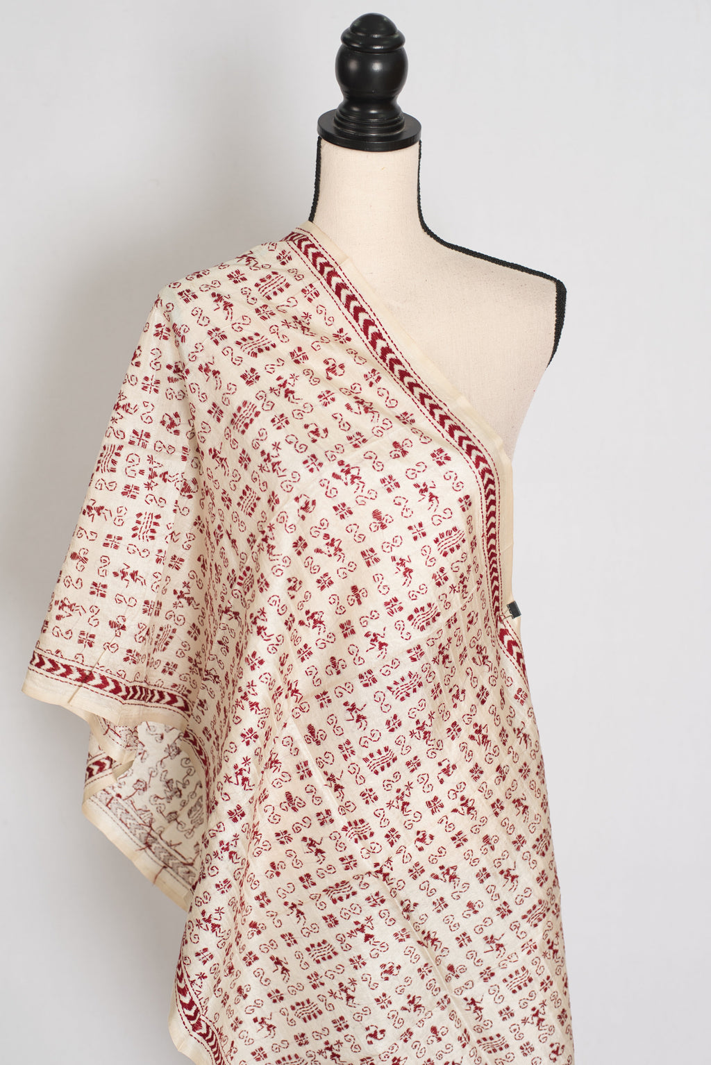 Ankhi : Tussar Silk Stole with Hand Embroidery Kantha Stitch – Beige and Maroon