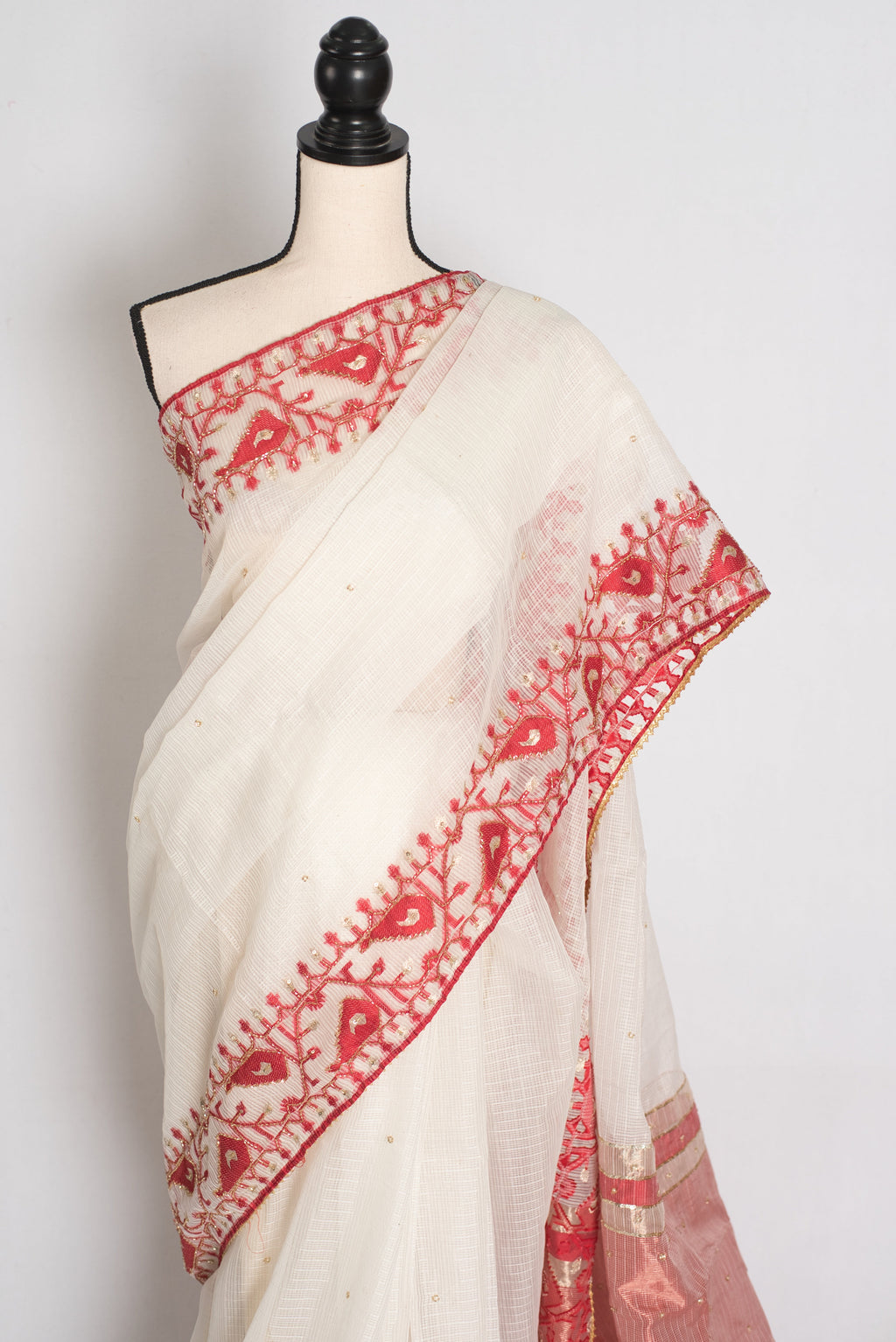 Mandar : Traditional White & Red Blended Kota Silk Jamdani Saree
