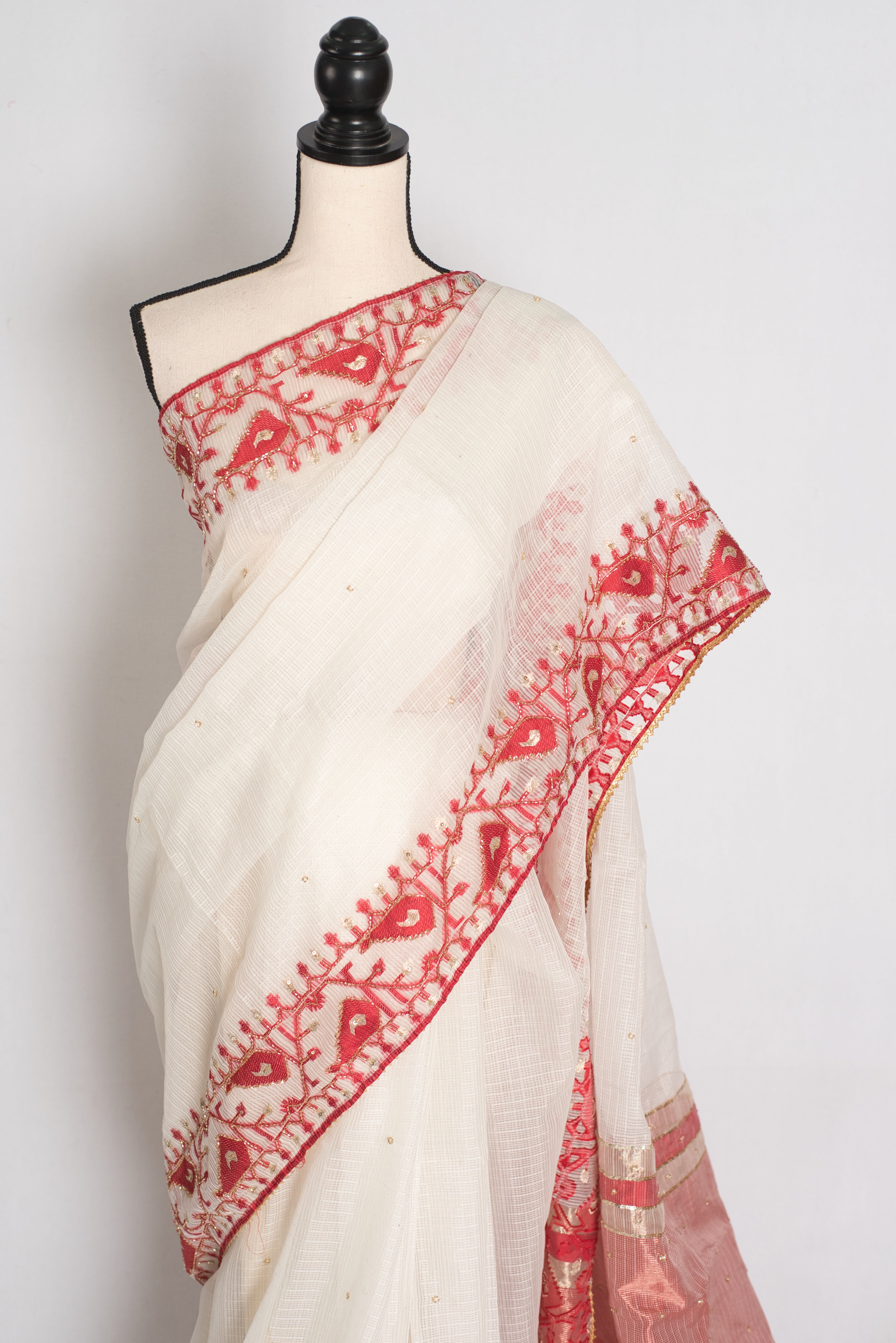 Mandar : Traditional White & Red Blended Kota Silk Jamdani Saree