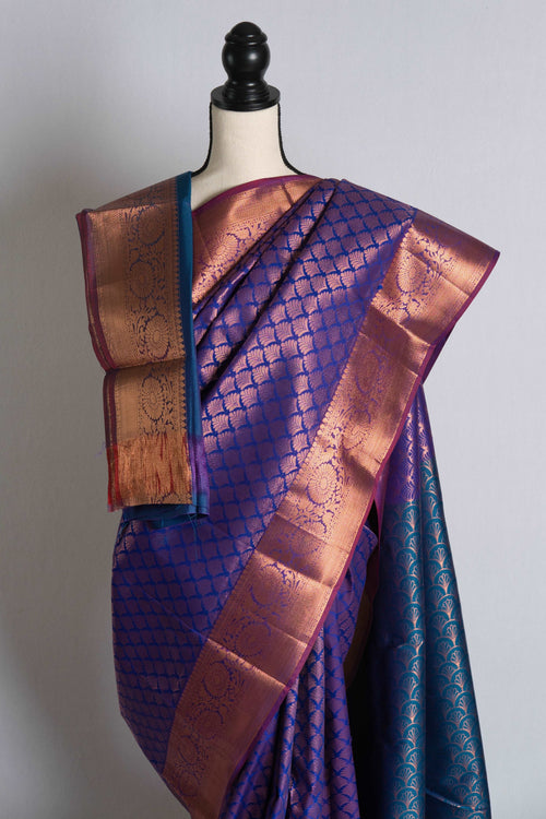 Blended Silk Starched Kanchipuram Saree in Blue and Gold