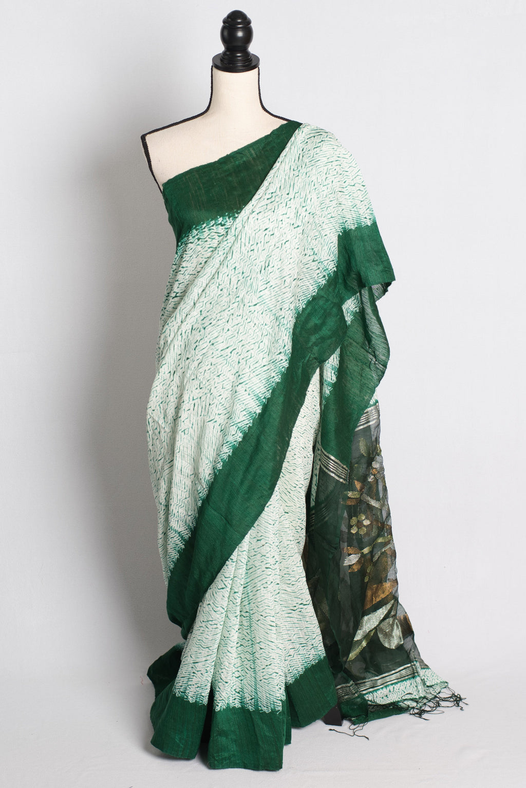 Shibori Matka Silk Saree with Resham Jamdani Pallu in Green