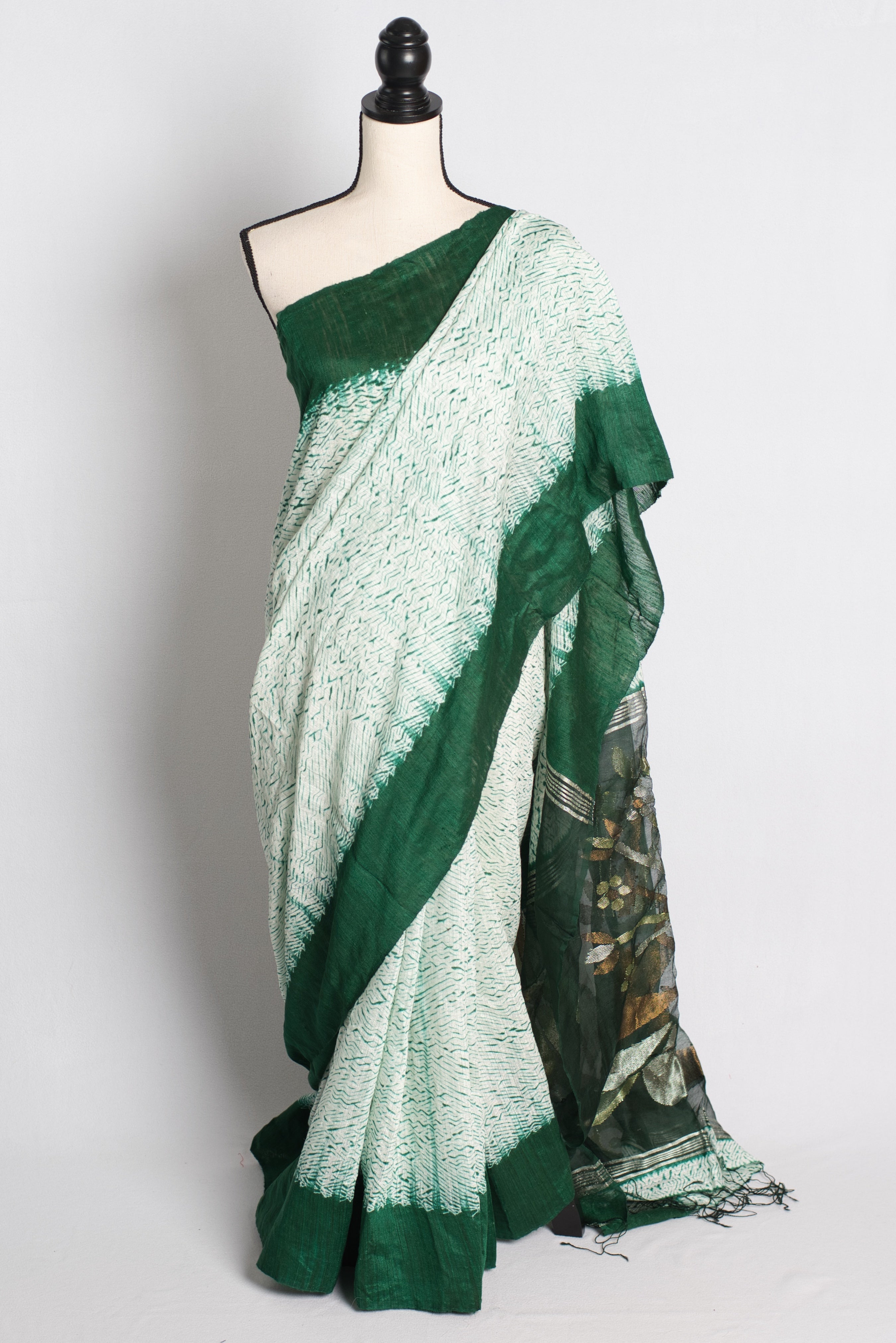 Shibori Matka Silk Saree with Resham Jamdani Pallu in Green