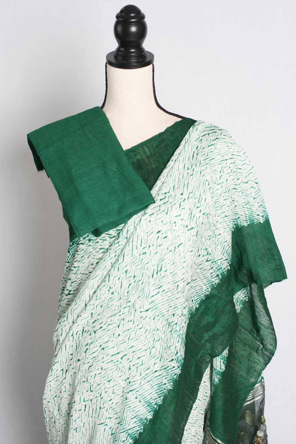 Shibori Matka Silk Saree with Resham Jamdani Pallu in Green