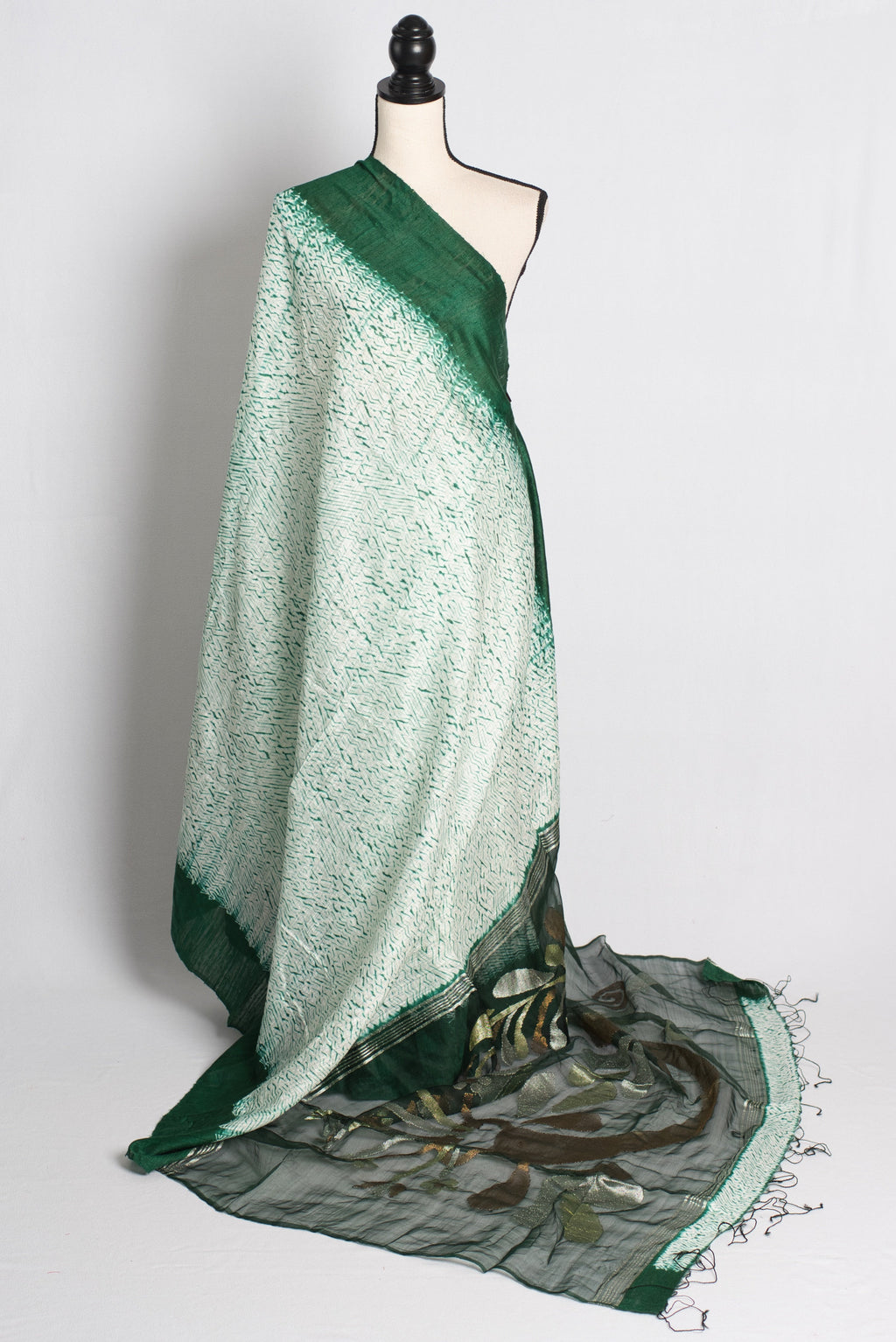 Shibori Matka Silk Saree with Resham Jamdani Pallu in Green
