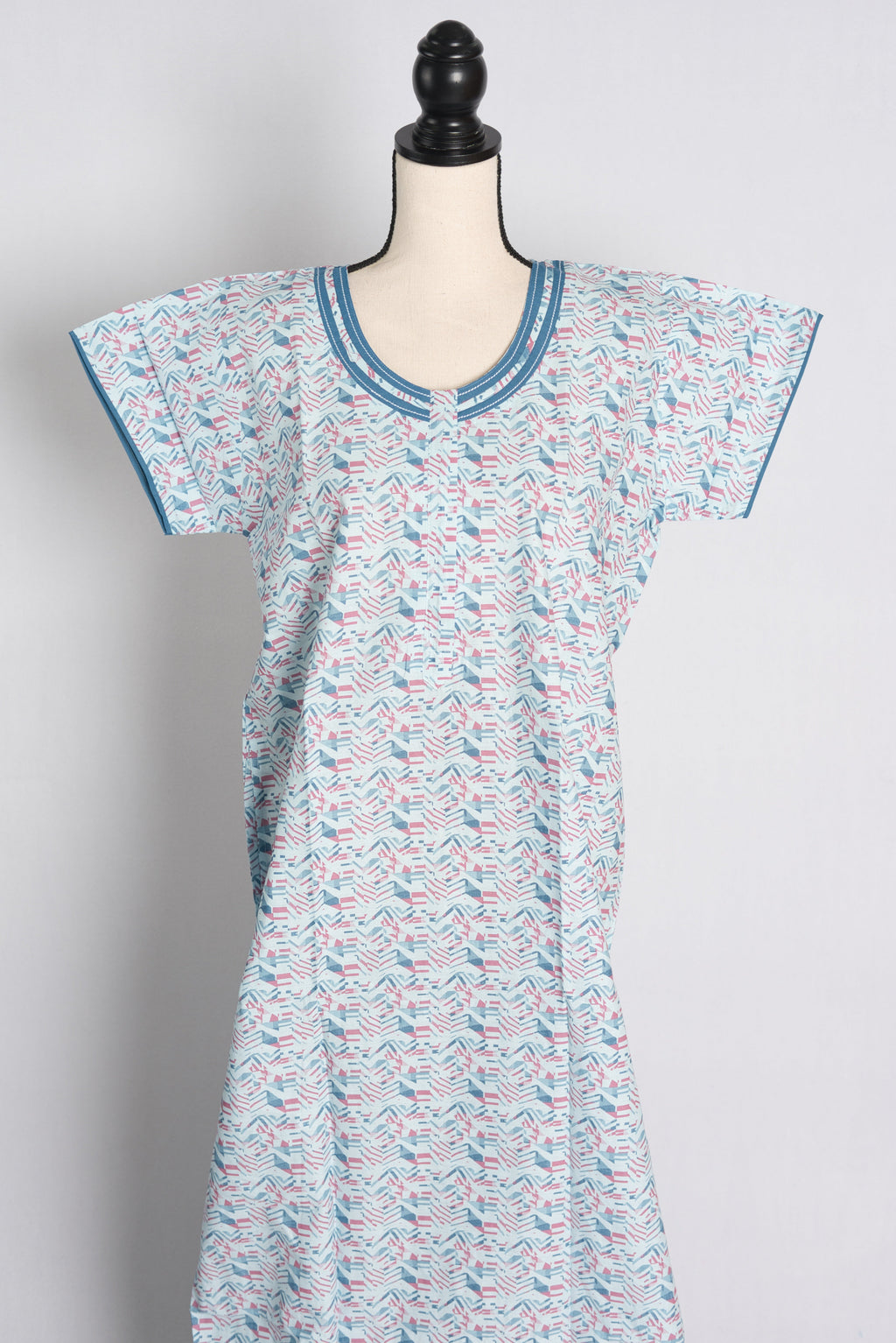 Printed White and Blue Cotton Nightwear in Regular Size