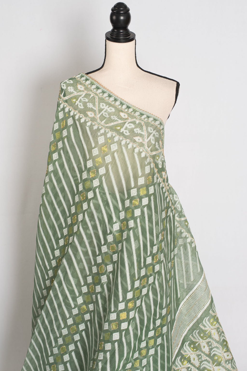 Heena – Soothing Green and White Blended Cotton Jamdani Saree