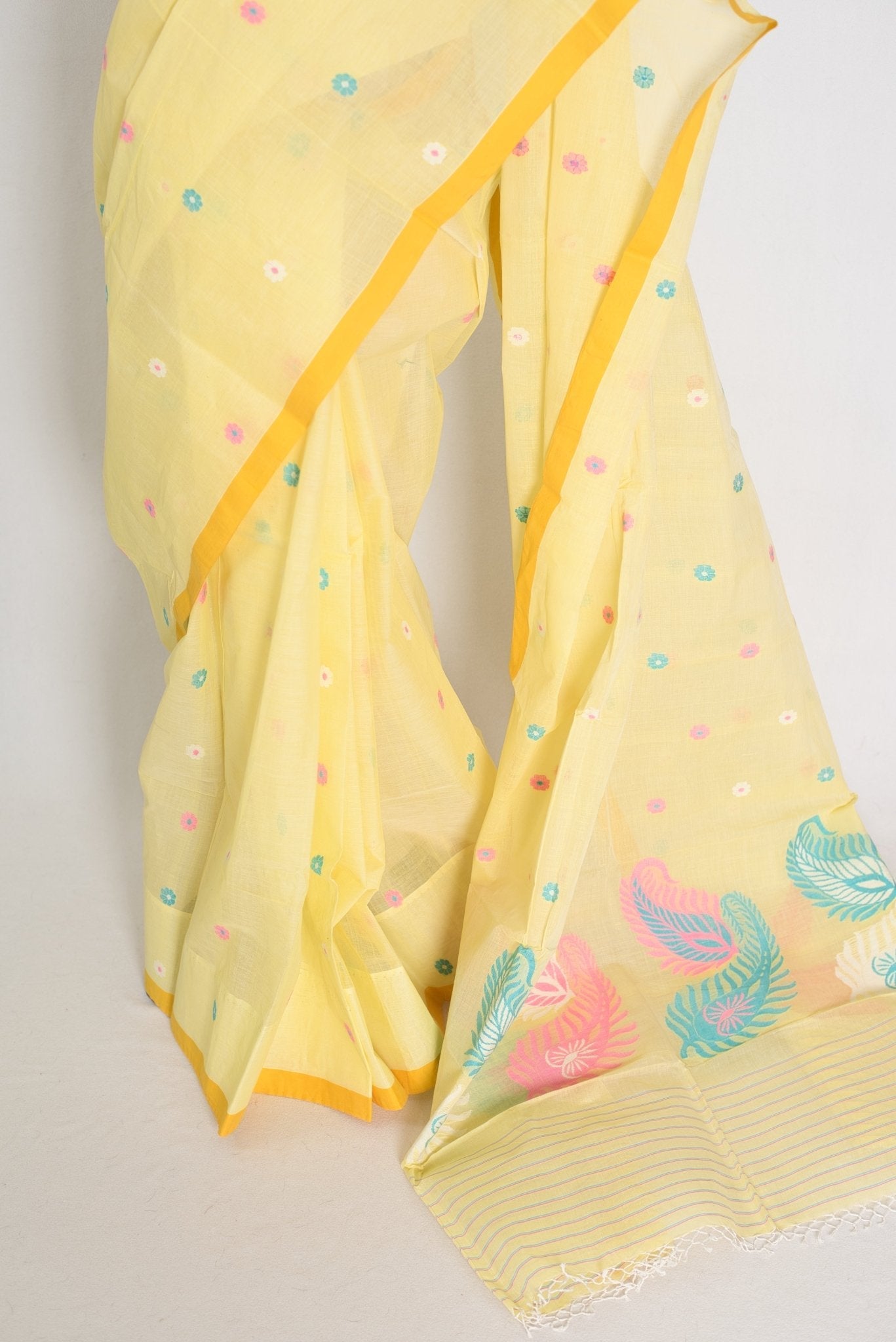 Bhumi: Light Yellow Pure Bengal Cotton Jamdani Saree - Handloom Tant