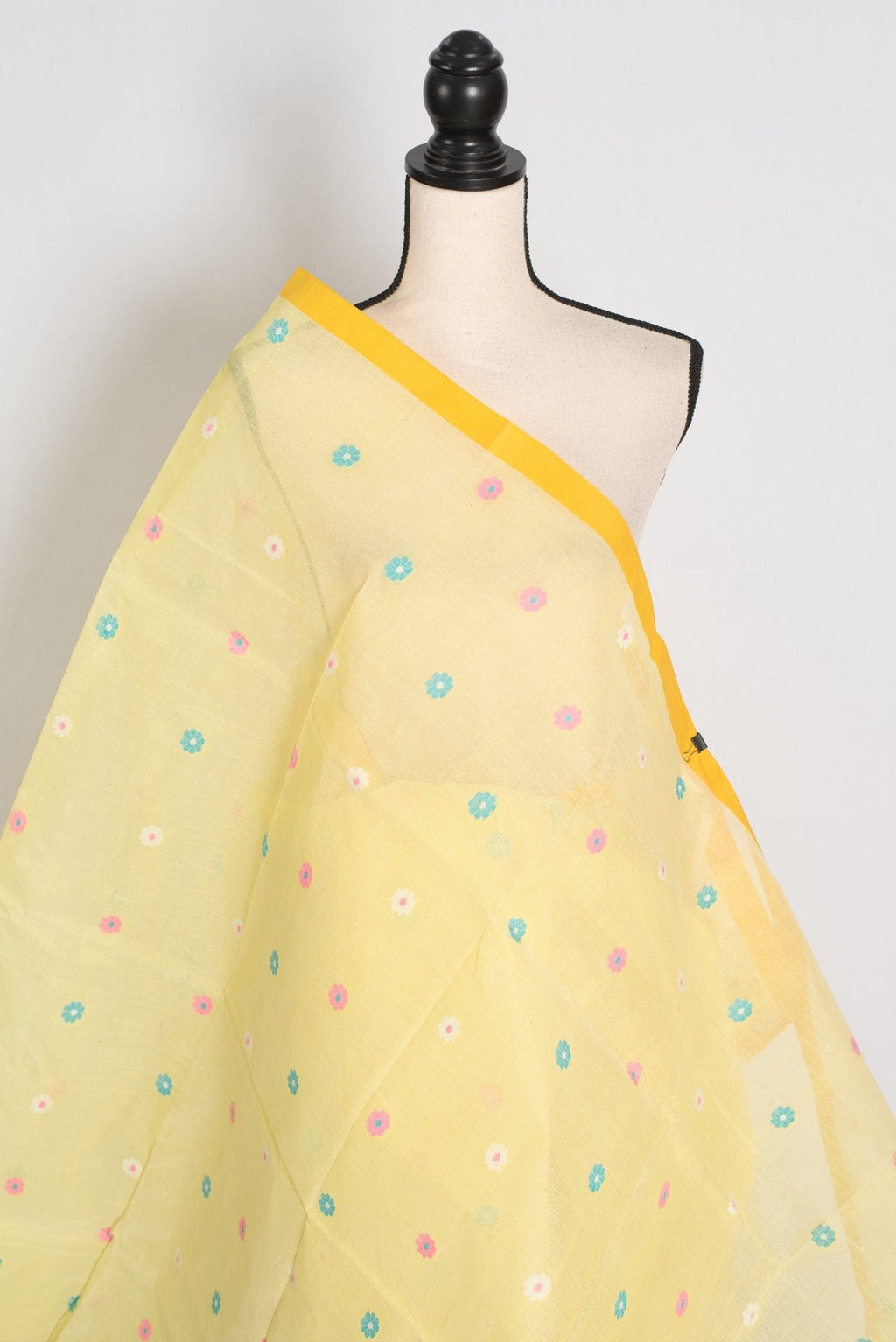 Bhumi: Light Yellow Pure Bengal Cotton Jamdani Saree - Handloom Tant