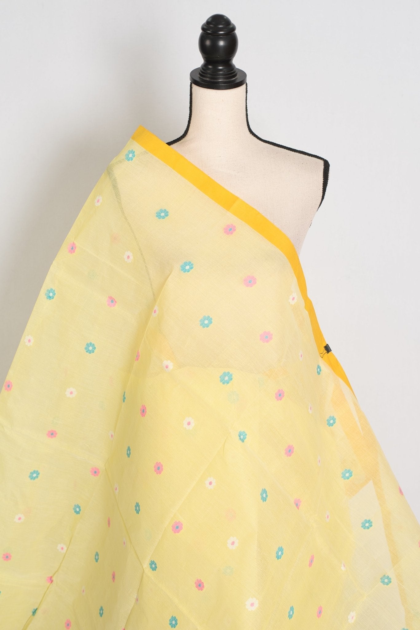 Bhumi: Light Yellow Pure Bengal Cotton Jamdani Saree - Handloom Tant