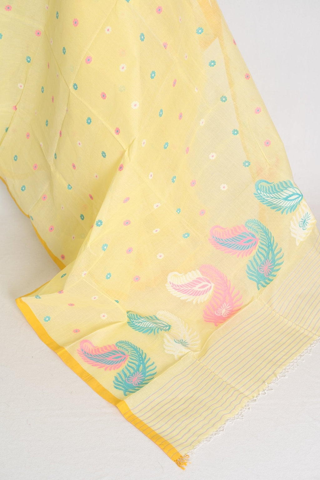 Bhumi: Light Yellow Pure Bengal Cotton Jamdani Saree - Handloom Tant