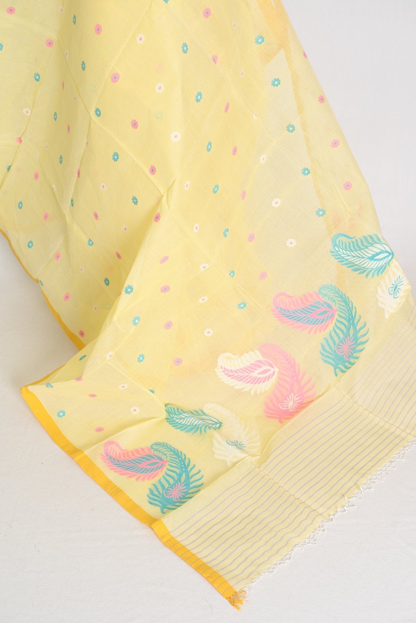 Bhumi: Light Yellow Pure Bengal Cotton Jamdani Saree - Handloom Tant