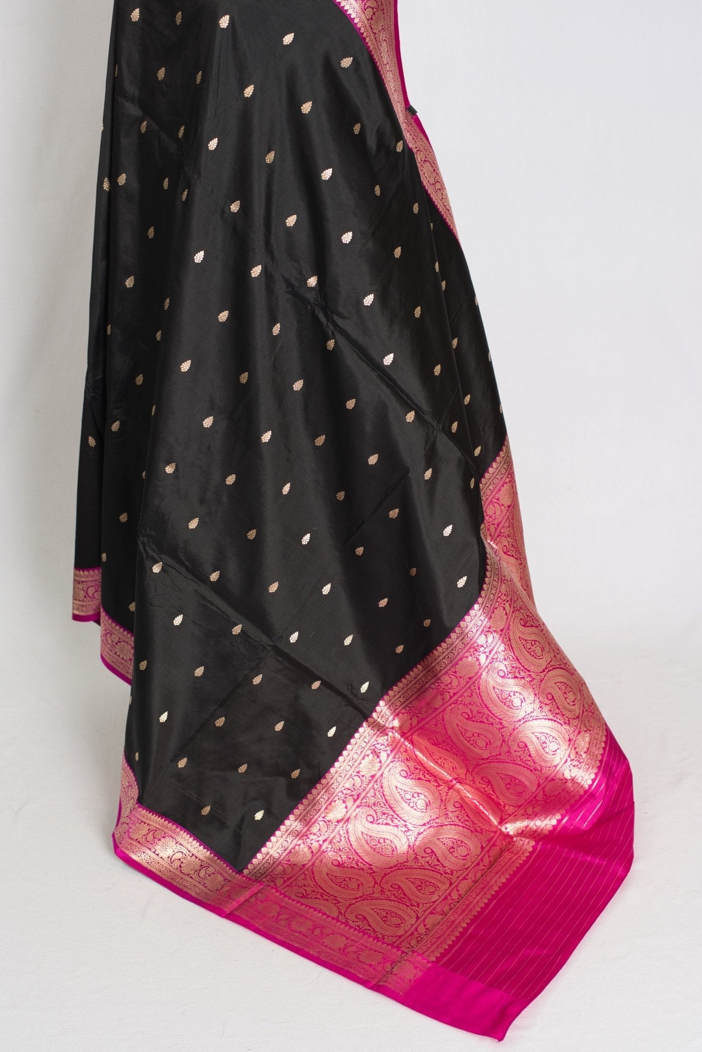 Brahamar : Silk Mark Certified Katan Banarasi Saree in Black and Magenta