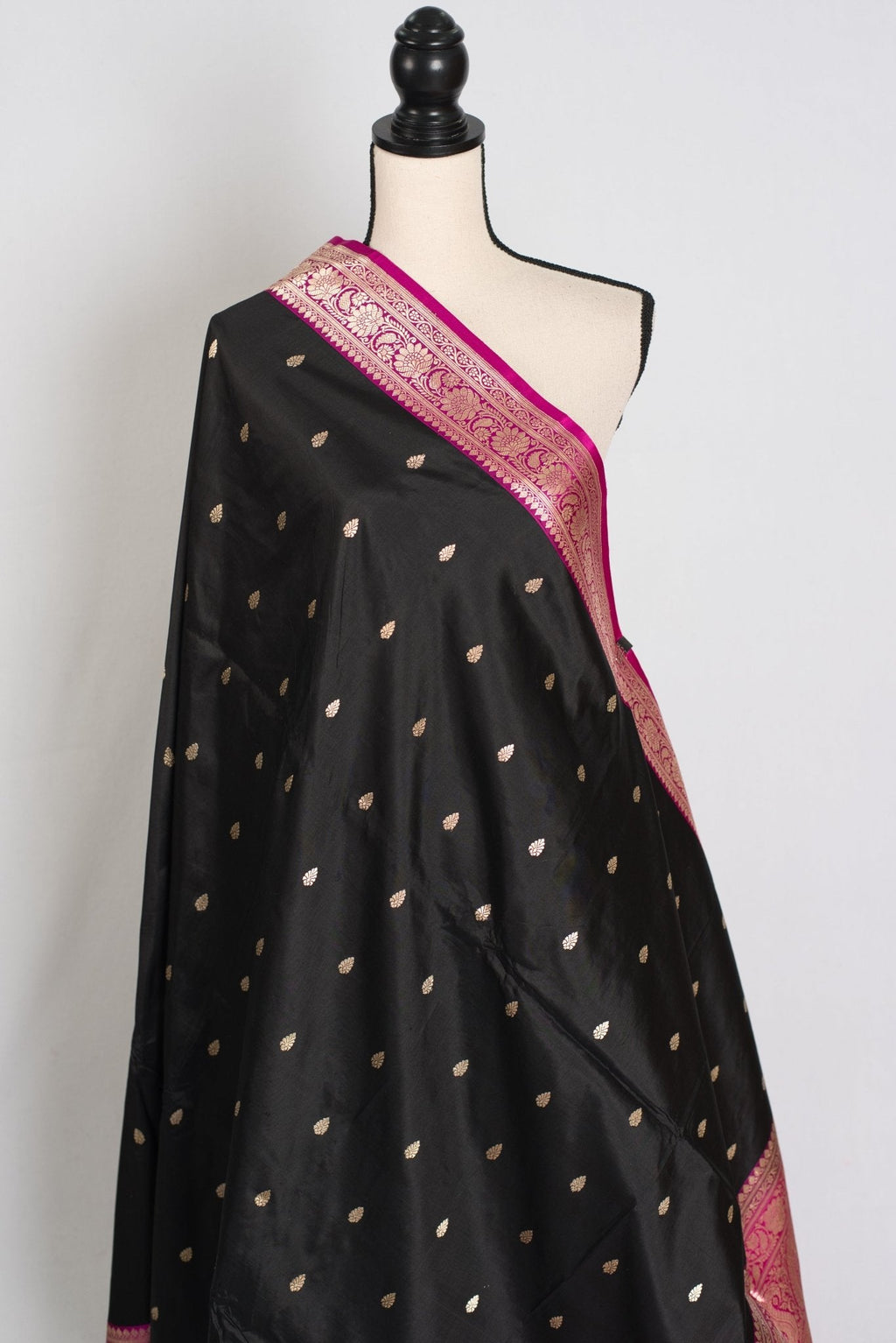 Brahamar : Silk Mark Certified Katan Banarasi Saree in Black and Magenta