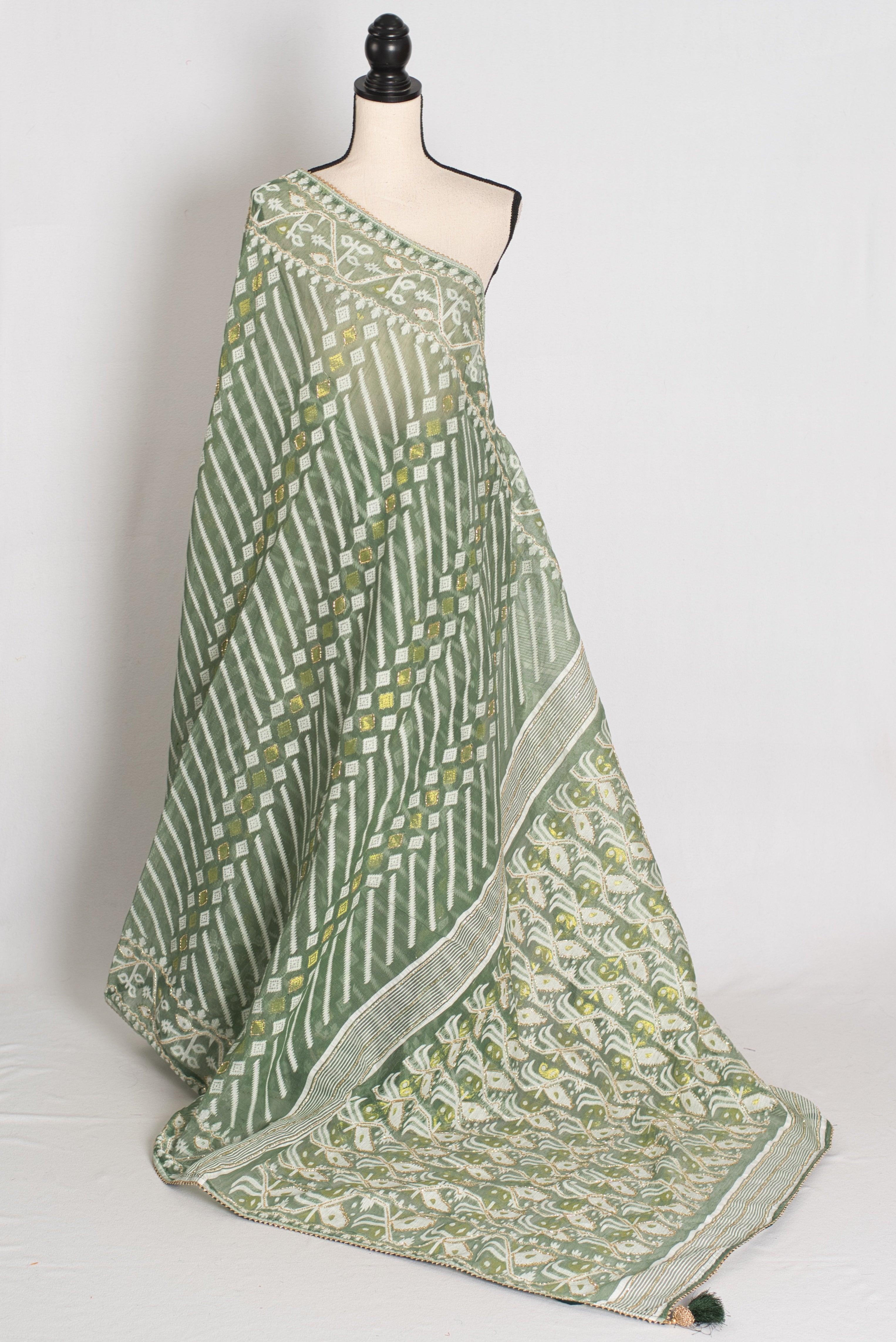 Heena – Soothing Green and White Blended Cotton Jamdani Saree