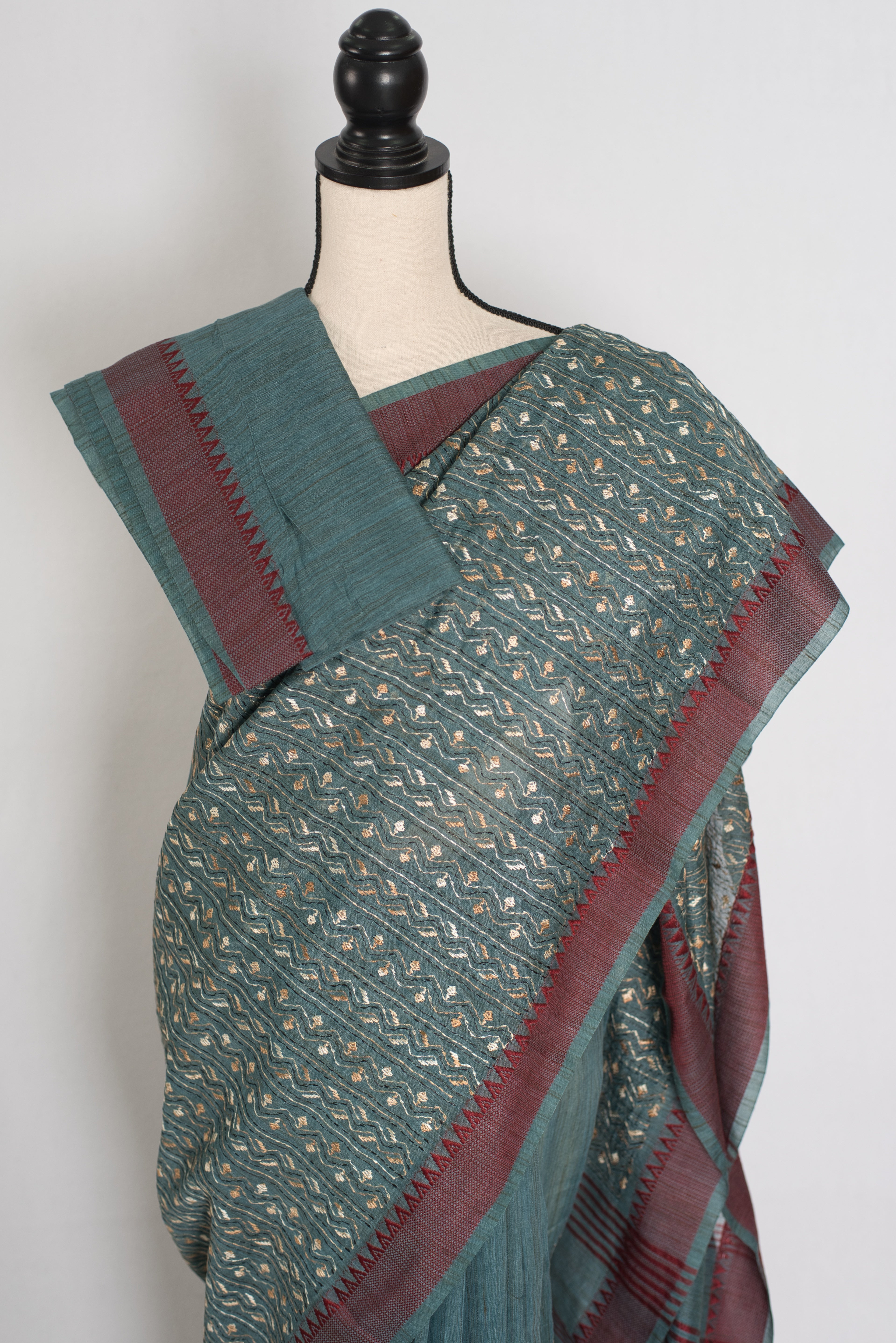 Bithi | Steel Grey Cotton Saree | Lightweight Bengali Heritage