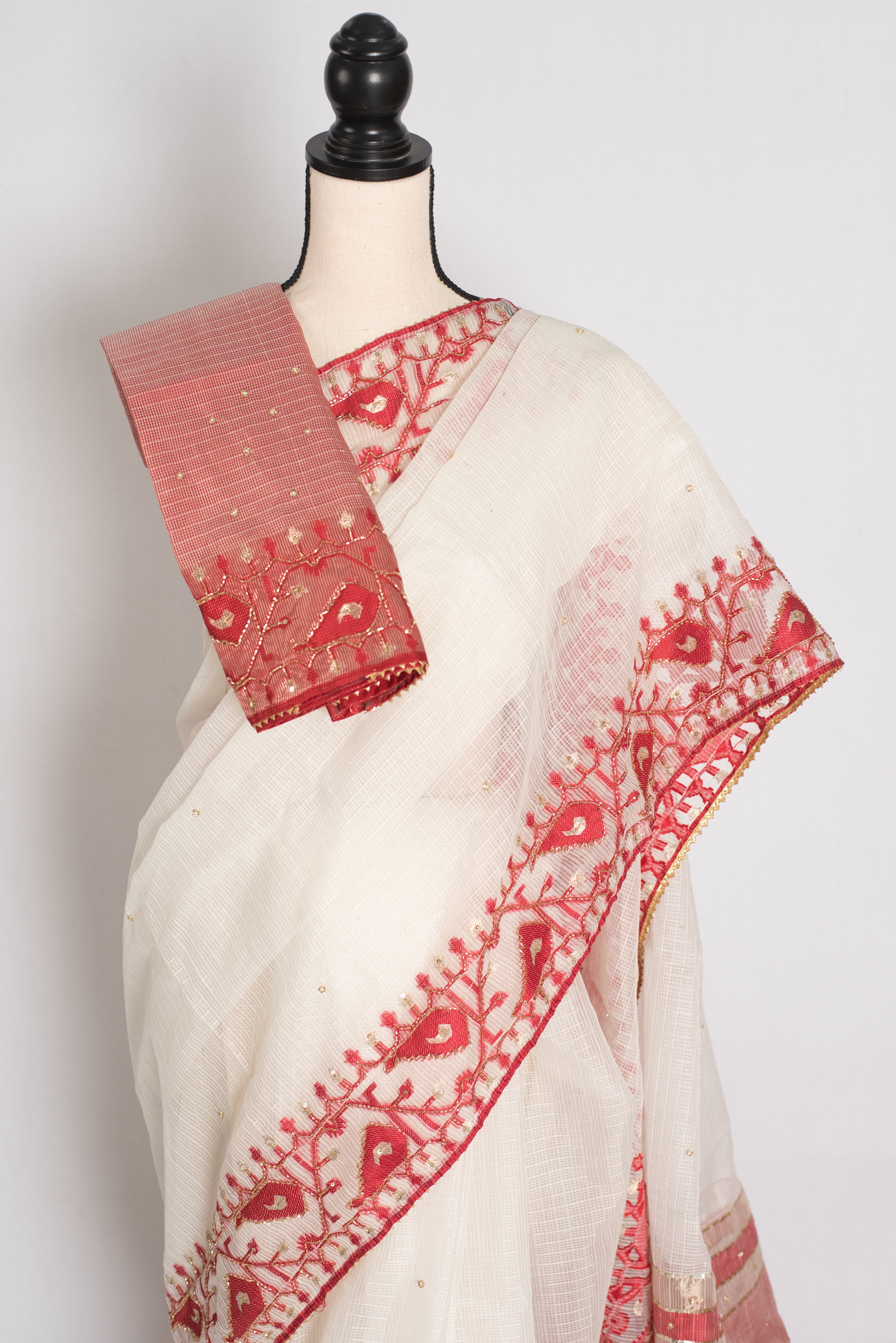 Mandar : Traditional White & Red Blended Kota Silk Jamdani Saree