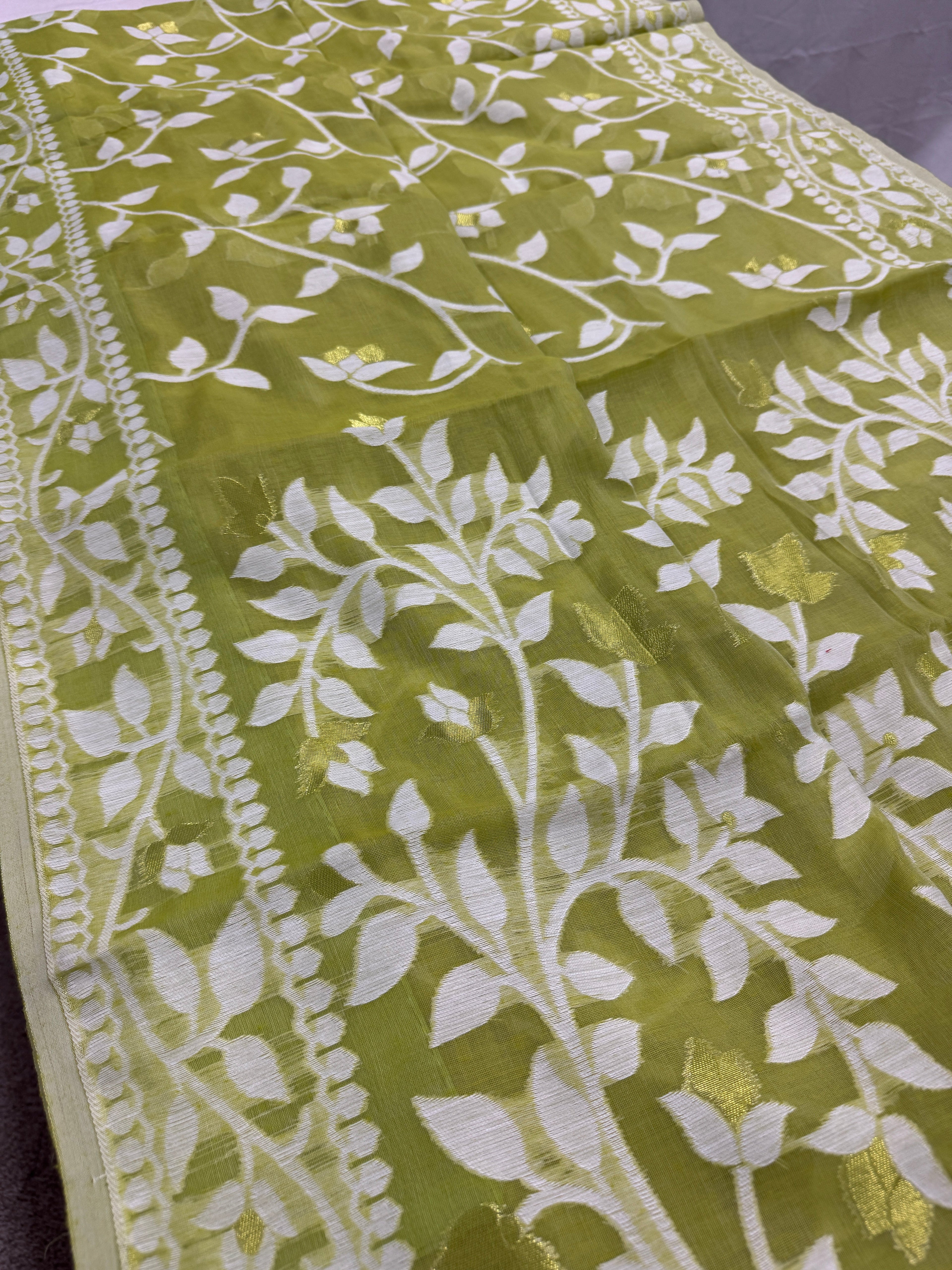 Leela : Lime Green and White Blended Soft Cotton Jamdani Saree
