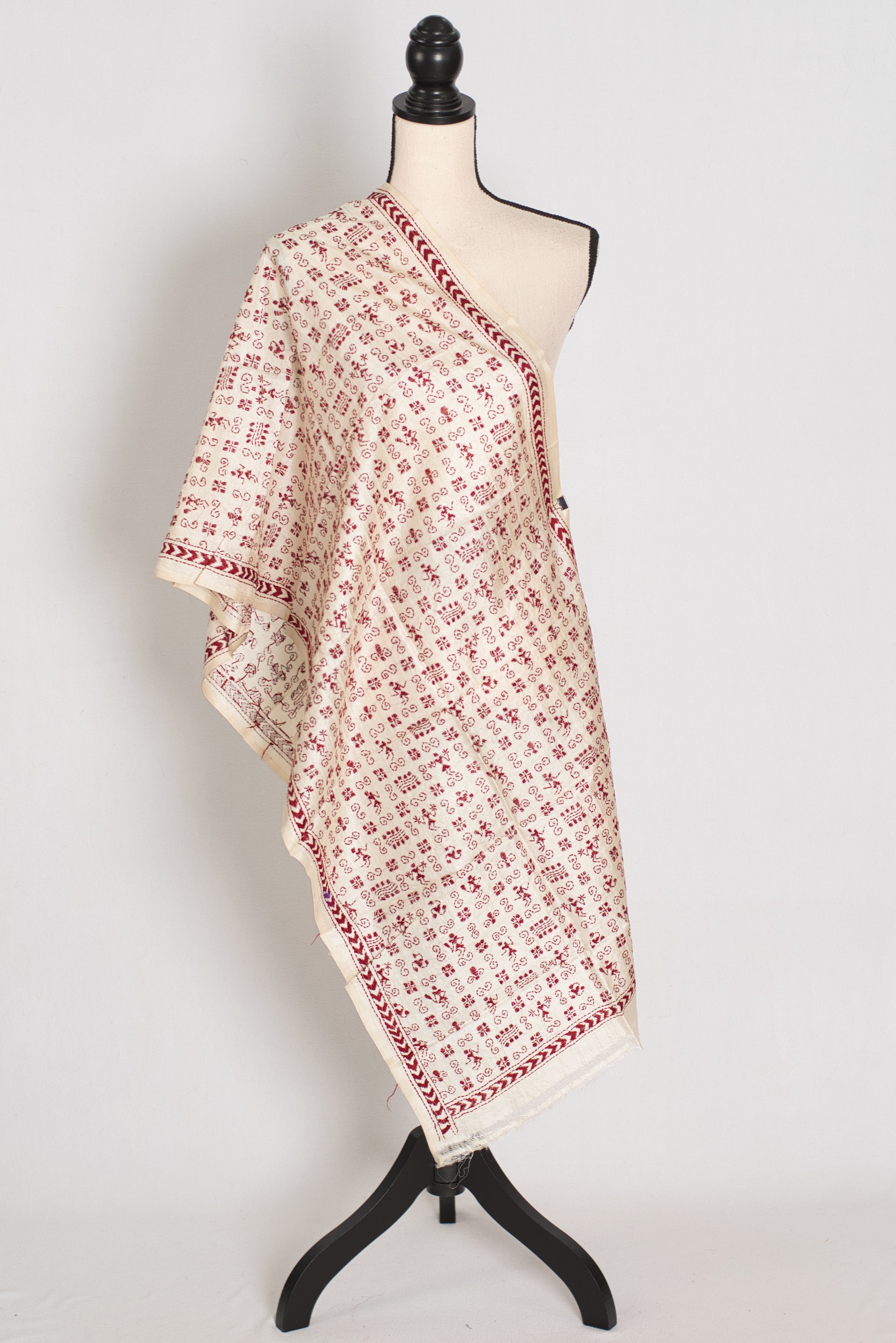 Ankhi : Tussar Silk Stole with Hand Embroidery Kantha Stitch – Beige and Maroon
