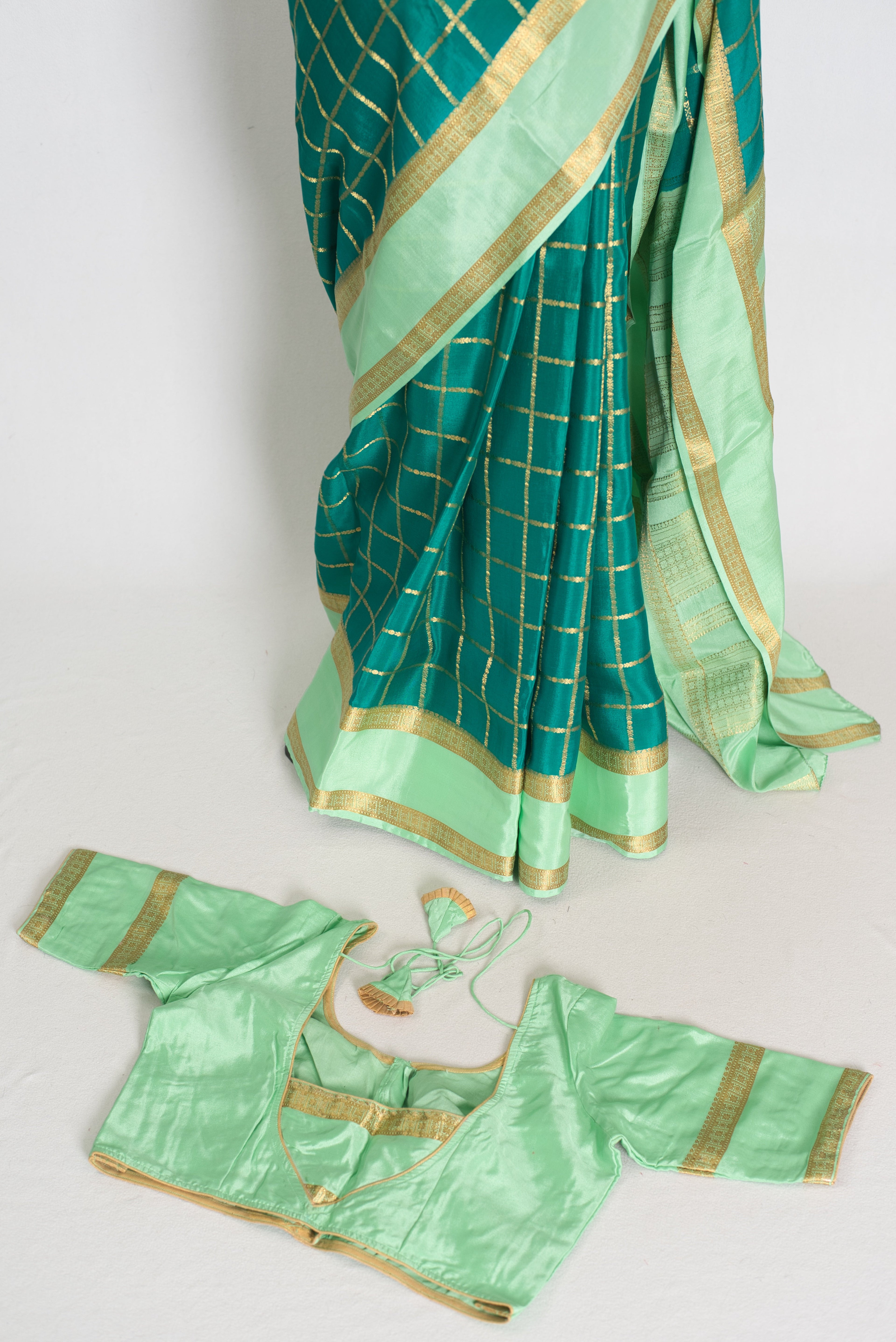 Sutra | Rama Green and Gold 110 gms Mysore Crepe Silk Saree | 38 Size Blouse