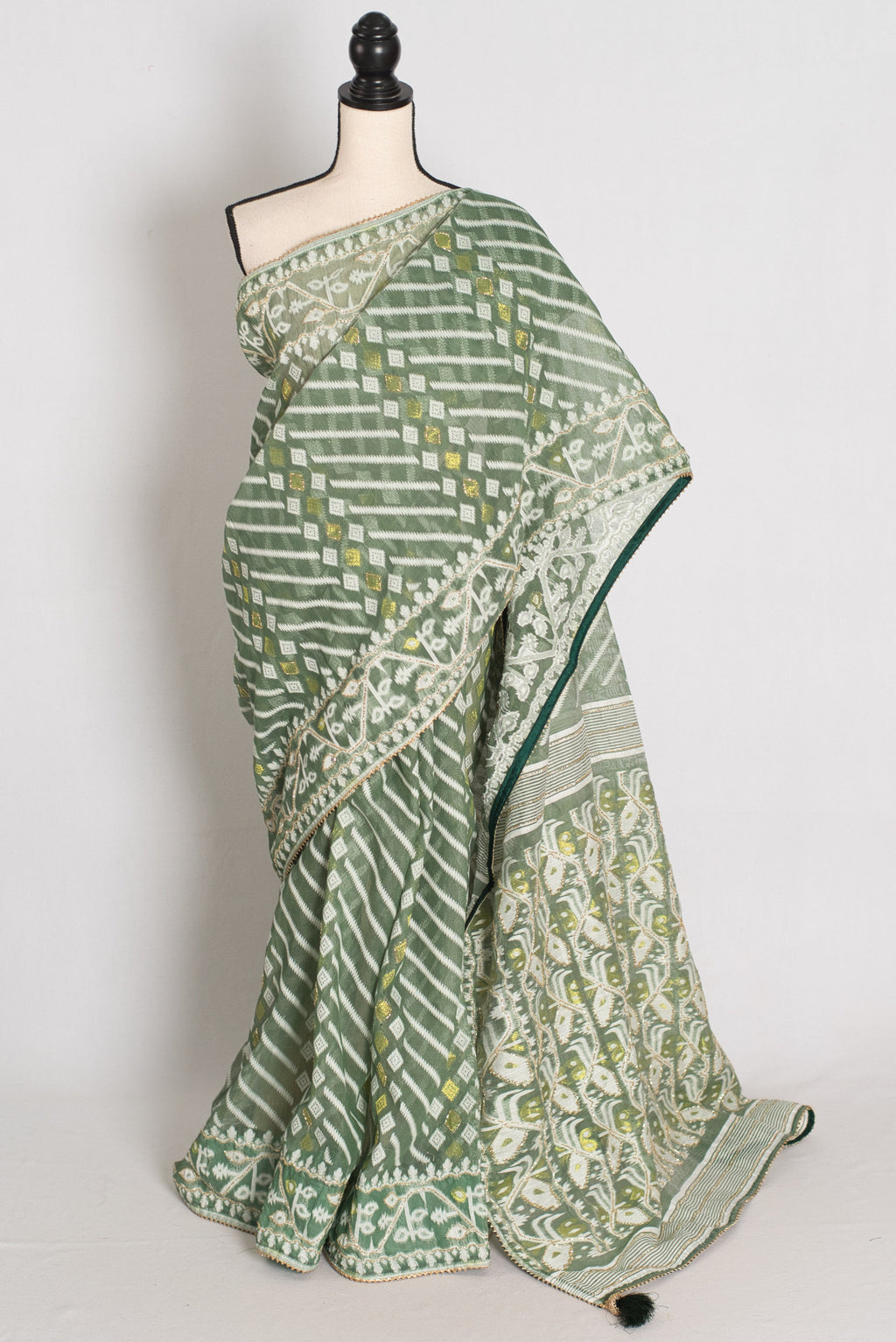 Heena – Soothing Green and White Blended Cotton Jamdani Saree