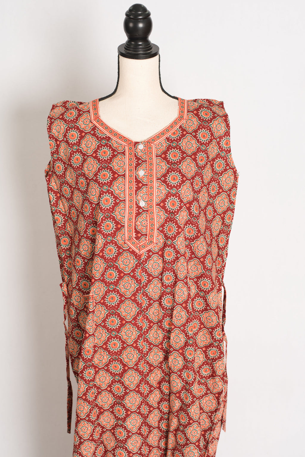 Pure Cotton Dark Red Kalamkari Printed Sleeveless Nighty in Regular Size