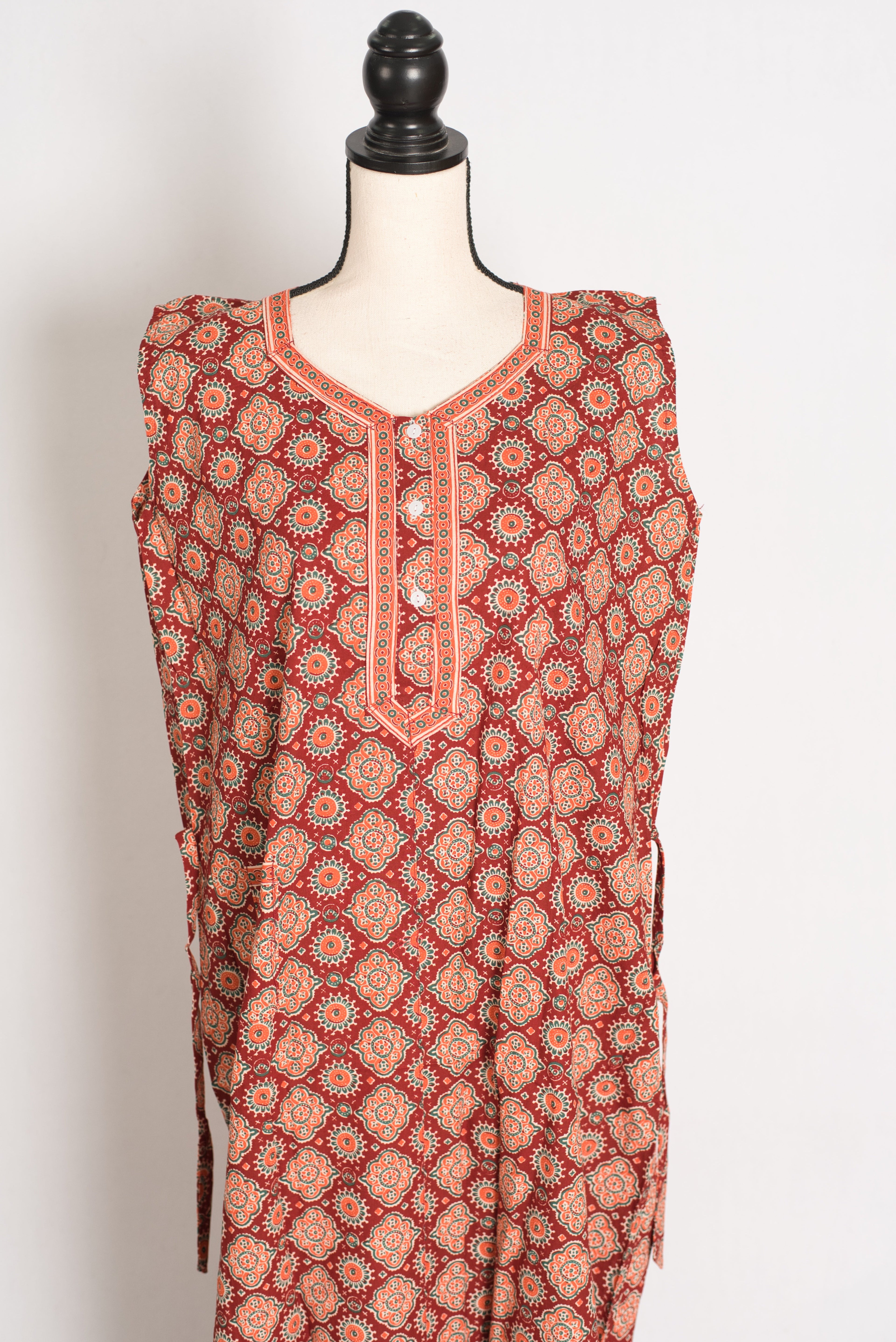 Pure Cotton Dark Red Kalamkari Printed Sleeveless Nighty in Regular Size