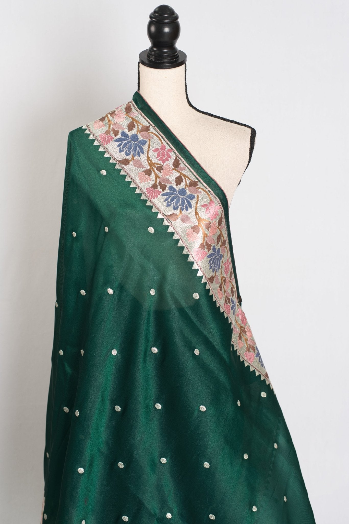 Farheen : Bottle Green Thread Embroidery Party Wear Organza Saree