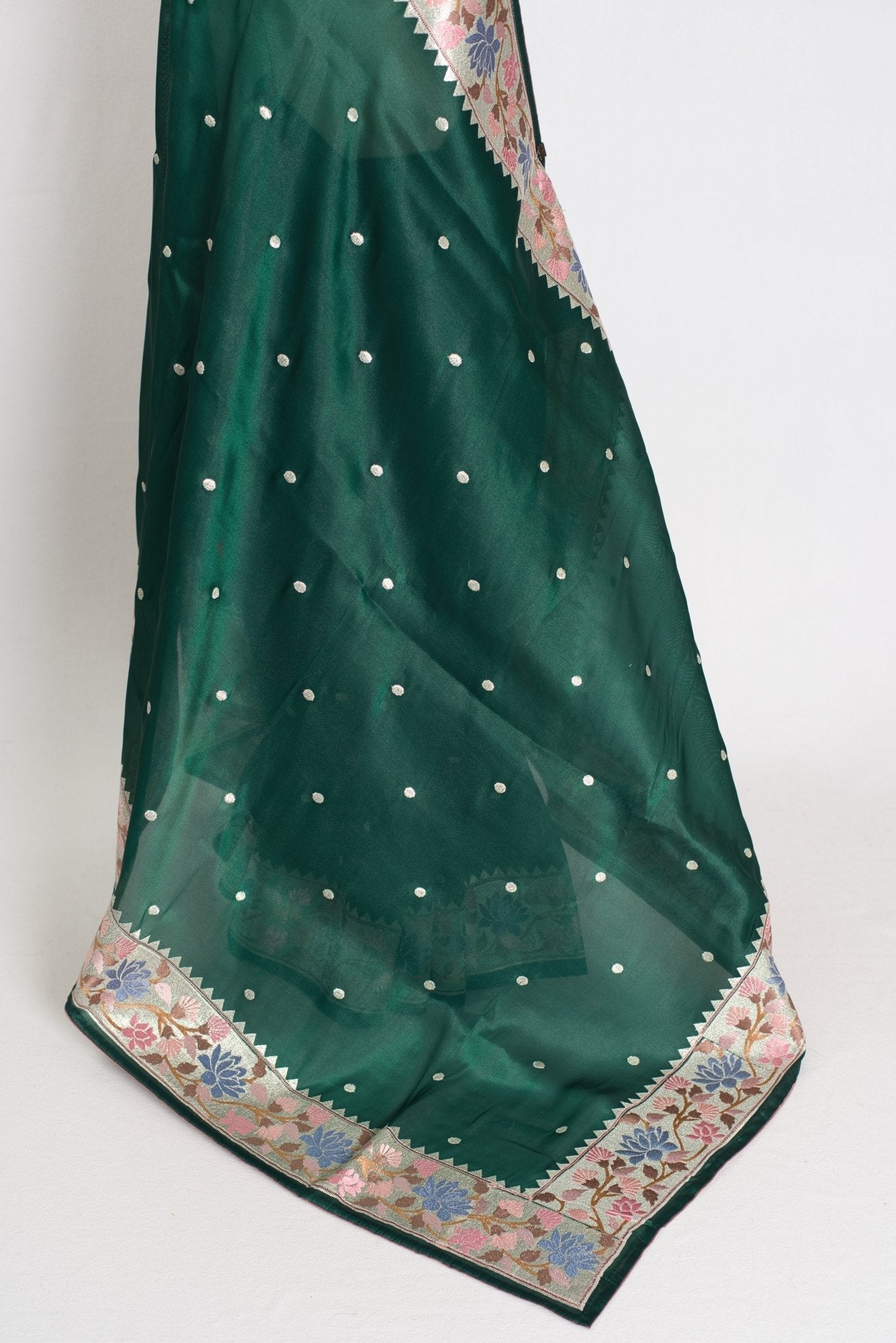 Farheen : Bottle Green Thread Embroidery Party Wear Organza Saree